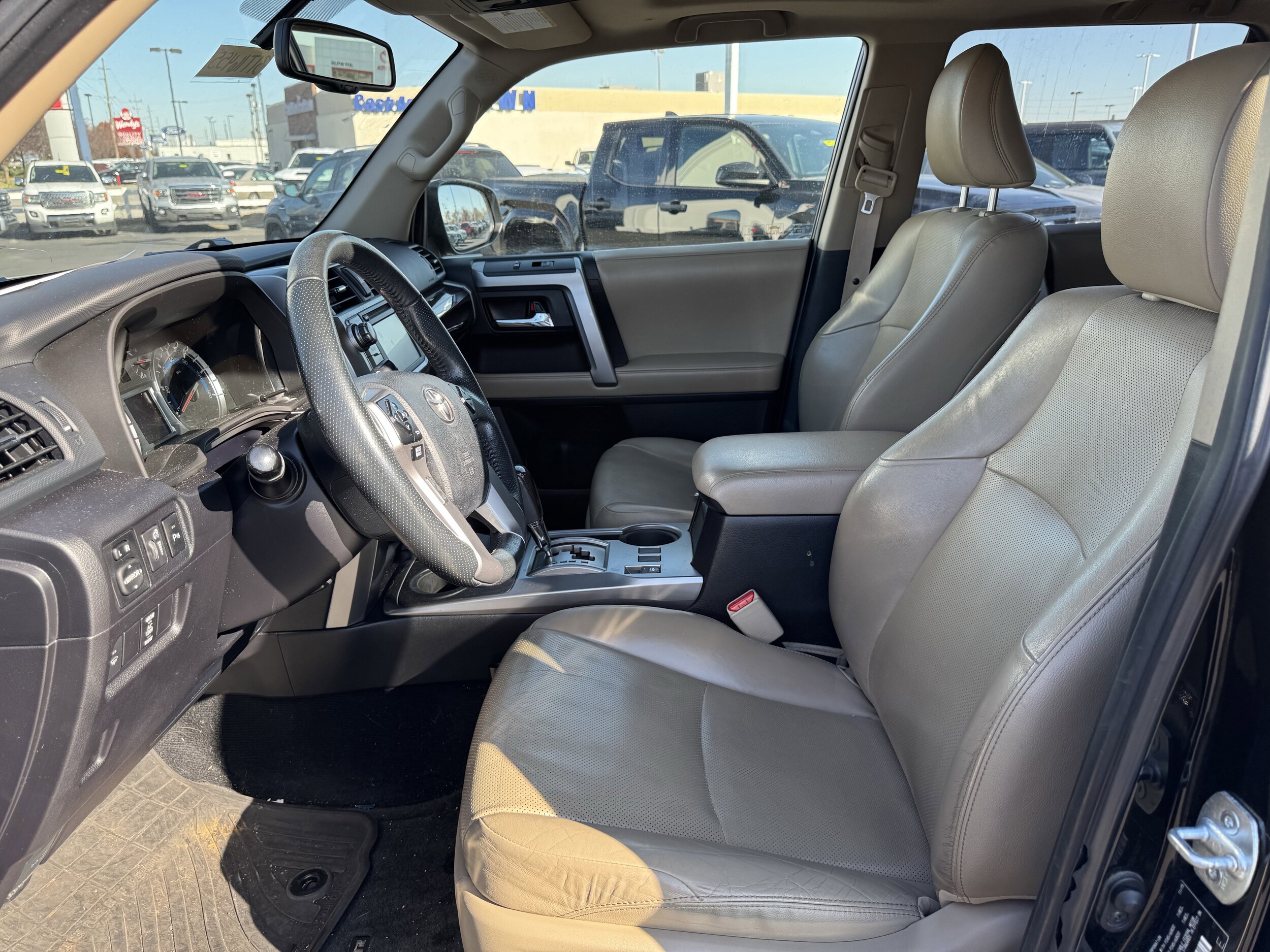 2016 Toyota 4Runner SR5 Premium photo 4