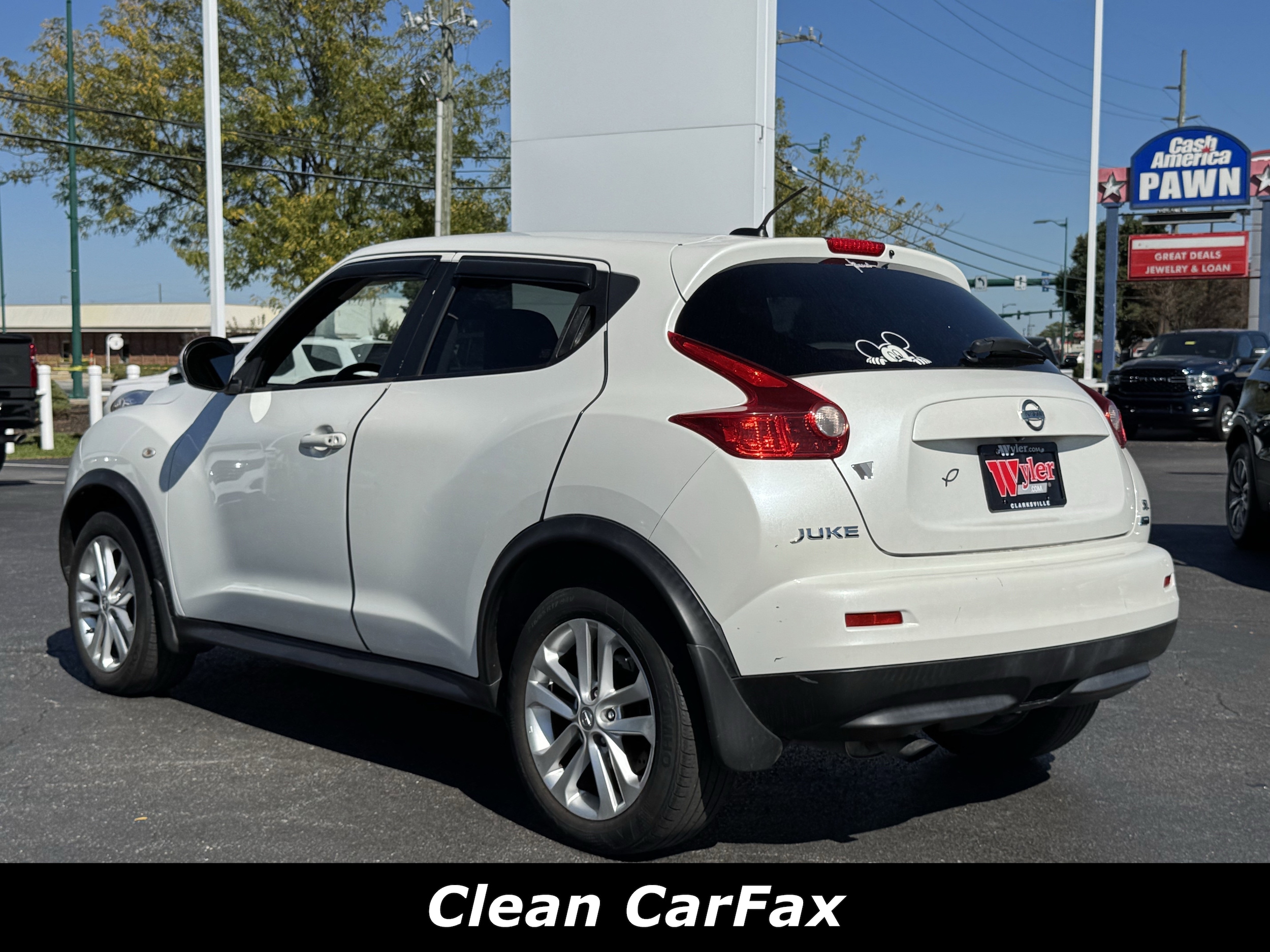 Used 2014 Nissan JUKE SL with VIN JN8AF5MR1ET350045 for sale in Clarksville, IN