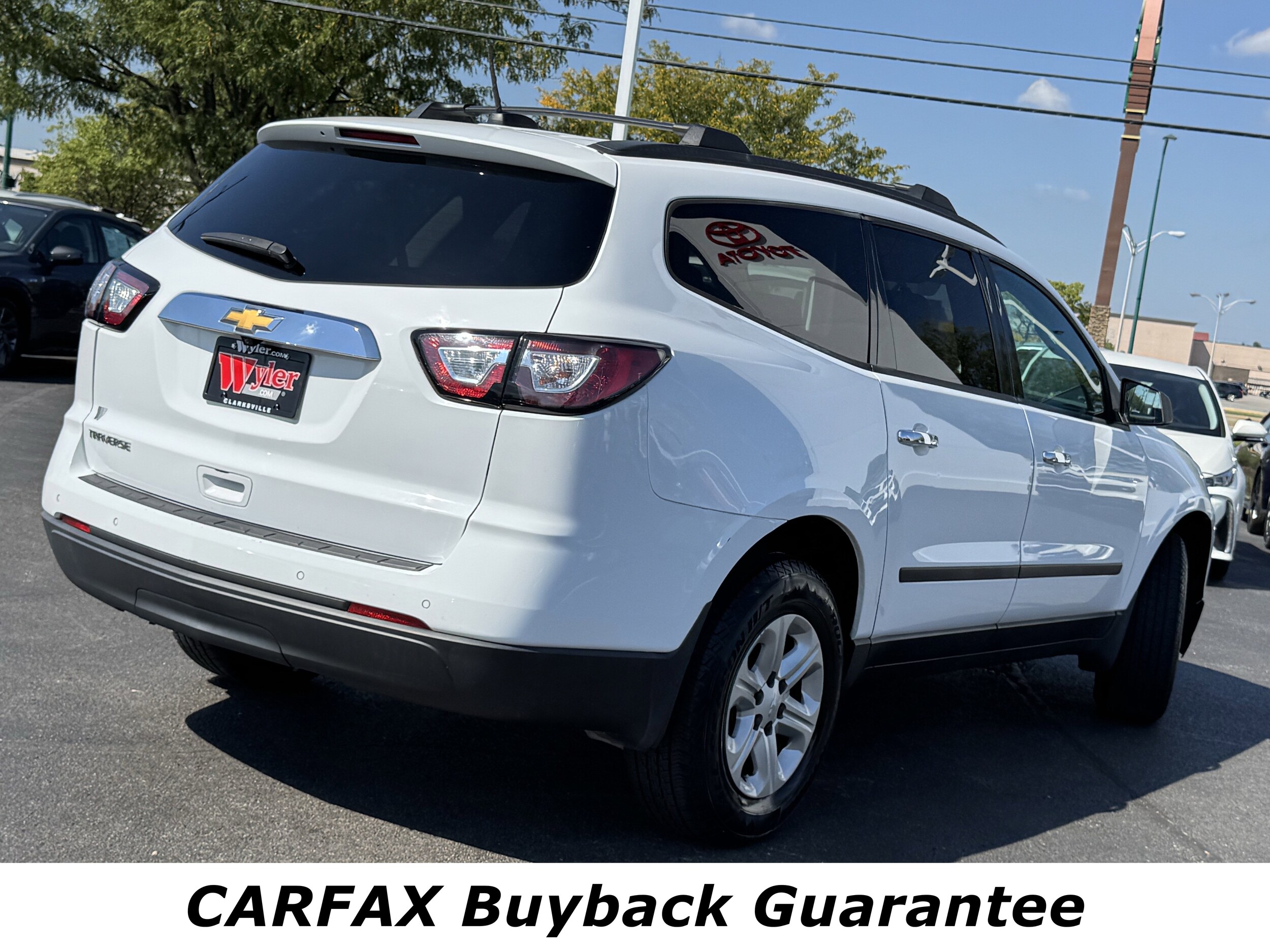 2017 Chevrolet Traverse LS photo 2
