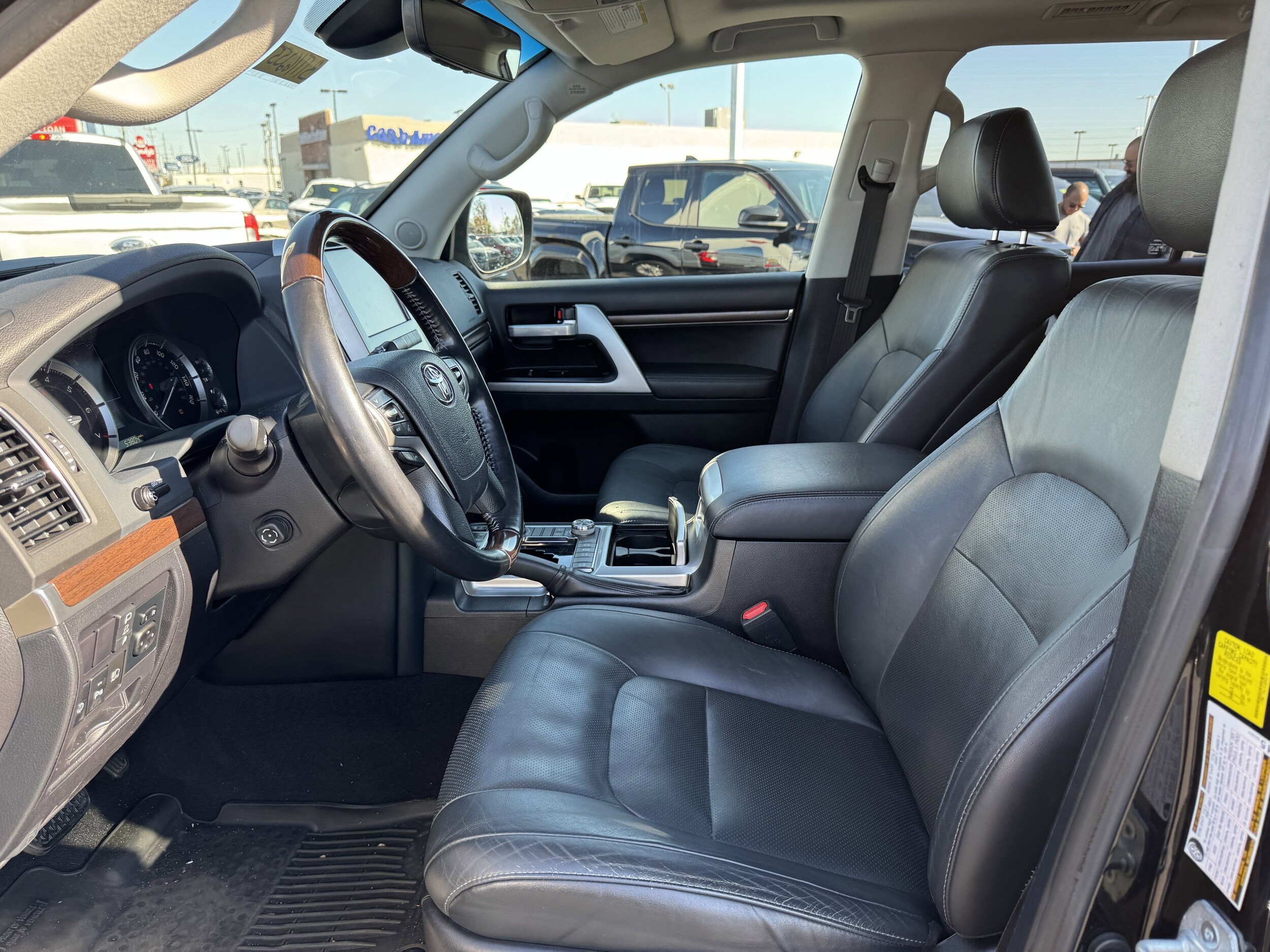 2020 Toyota Land Cruiser Base photo 4