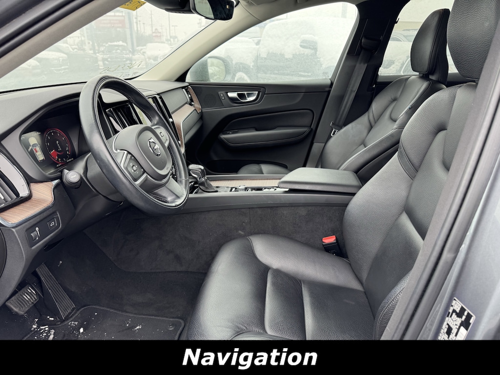 Used 2021 Volvo XC60 T6 Momentum SUV