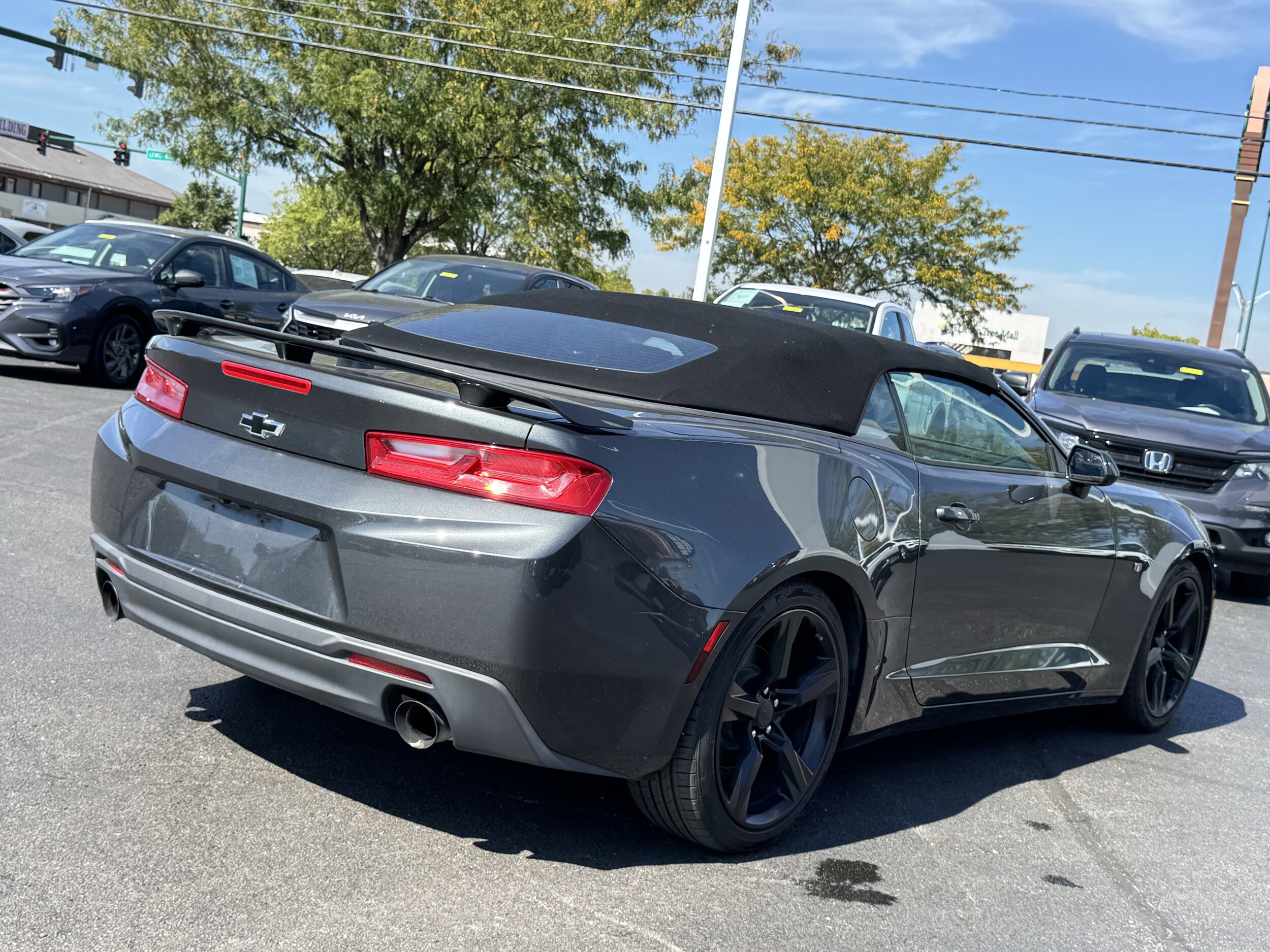 2018 Chevrolet Camaro 1LT photo 3