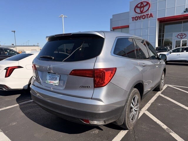 2017 Honda Pilot EX-L photo 3