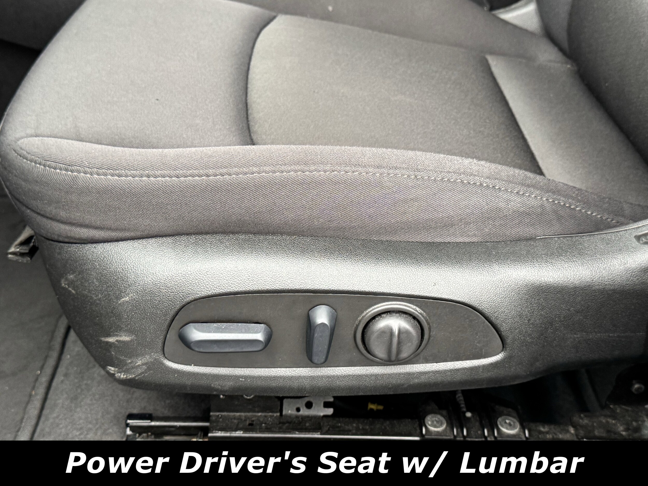 2023 Chevrolet Malibu 1LT photo 2