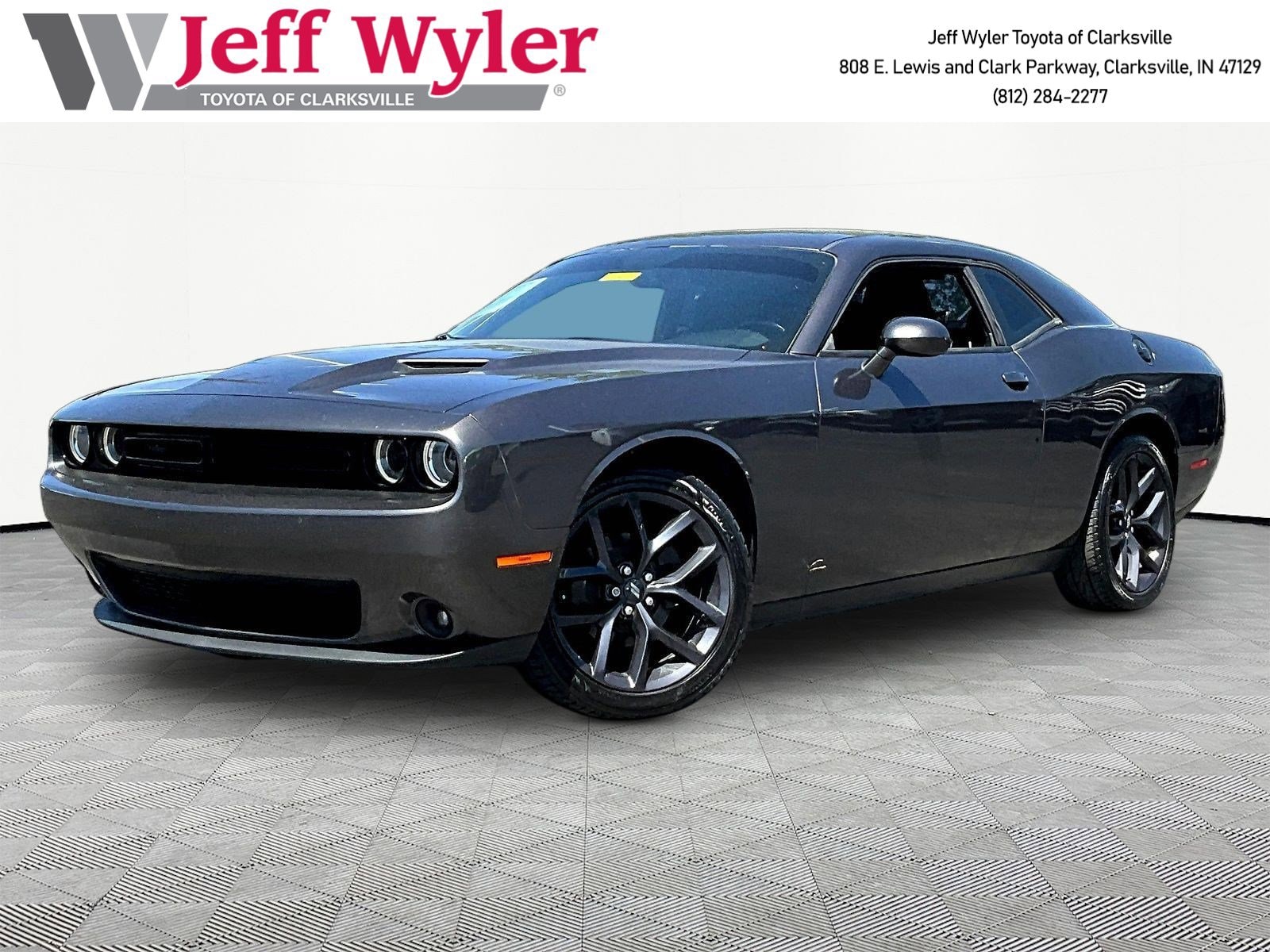 2020 Dodge Challenger SXT Auto's photo