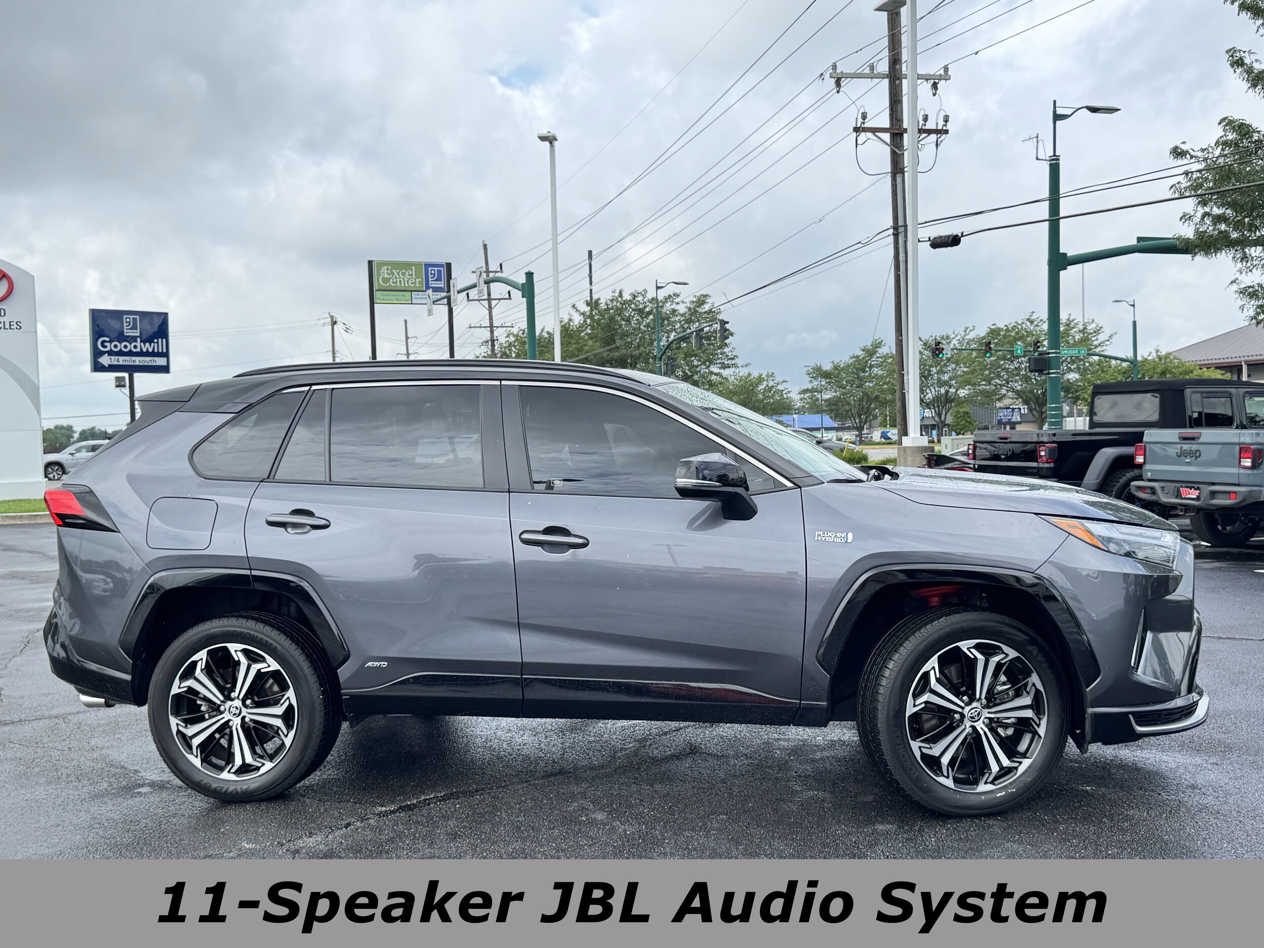 2024 Toyota RAV4 Prime XSE photo 2