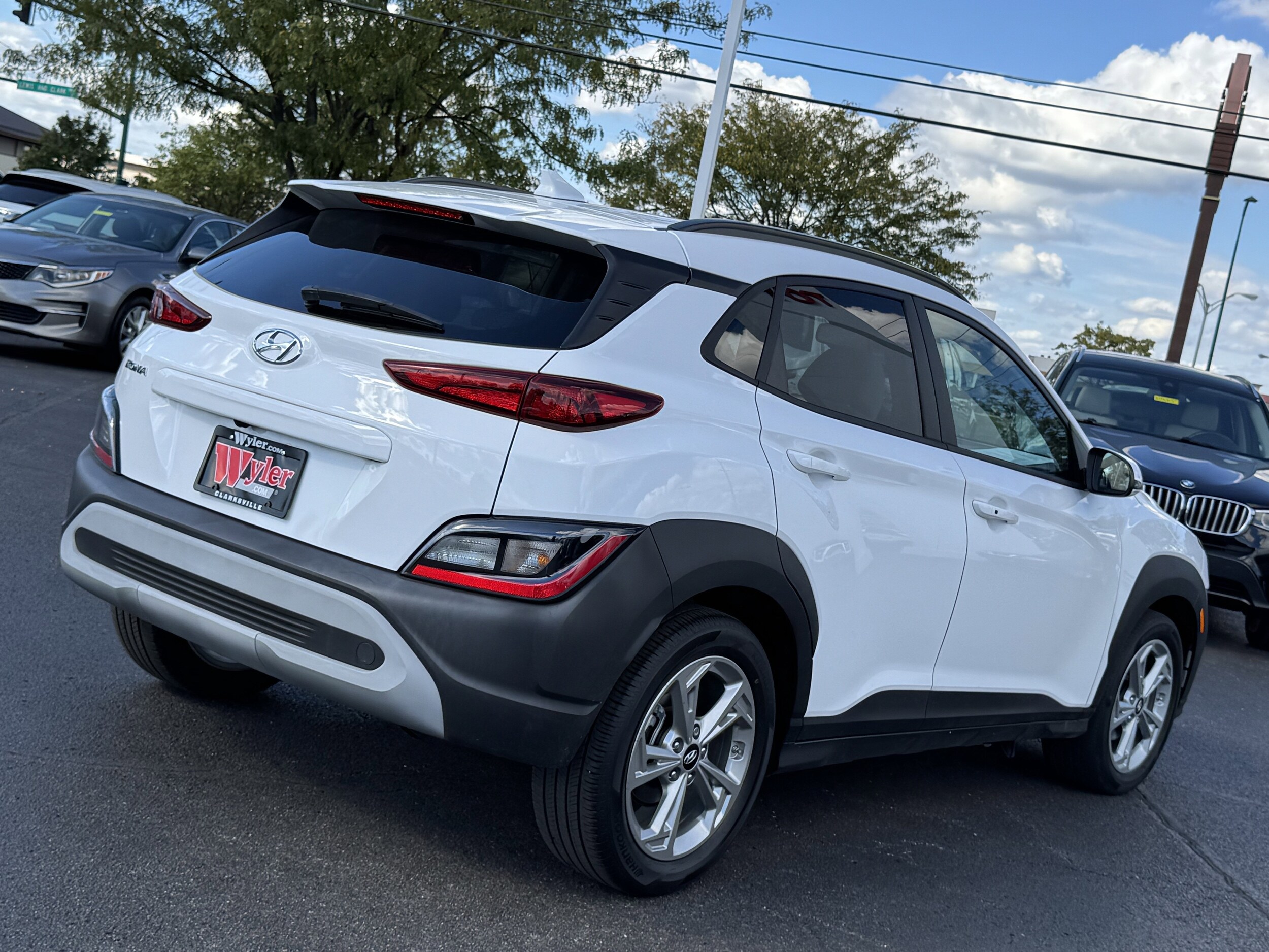 2023 Hyundai Kona SEL photo 3