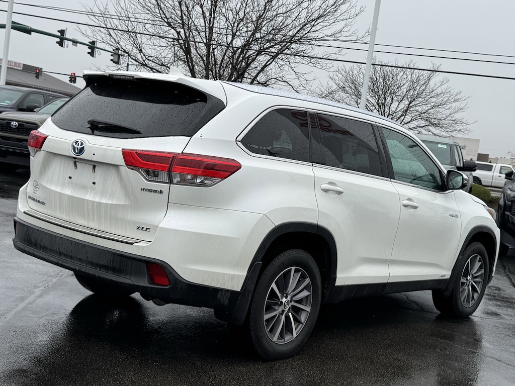 Used 2019 Toyota Highlander Hybrid XLE V6 SUV