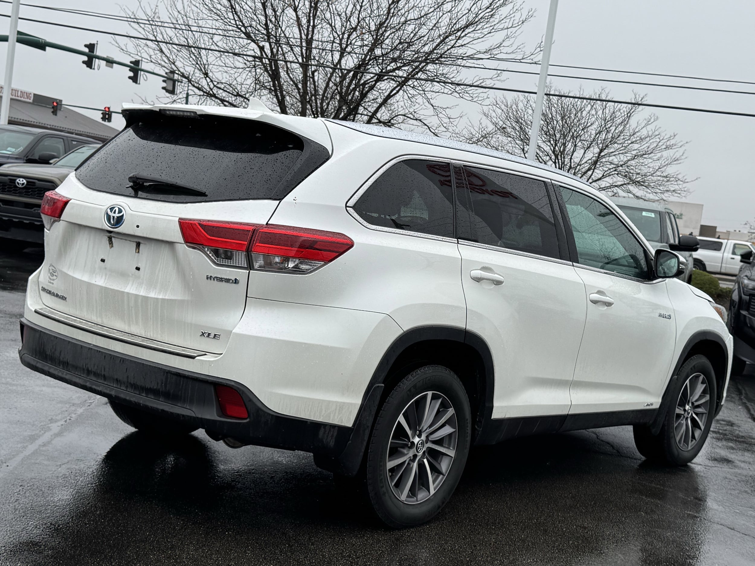 2019 Toyota Highlander Hybrid XLE photo 2