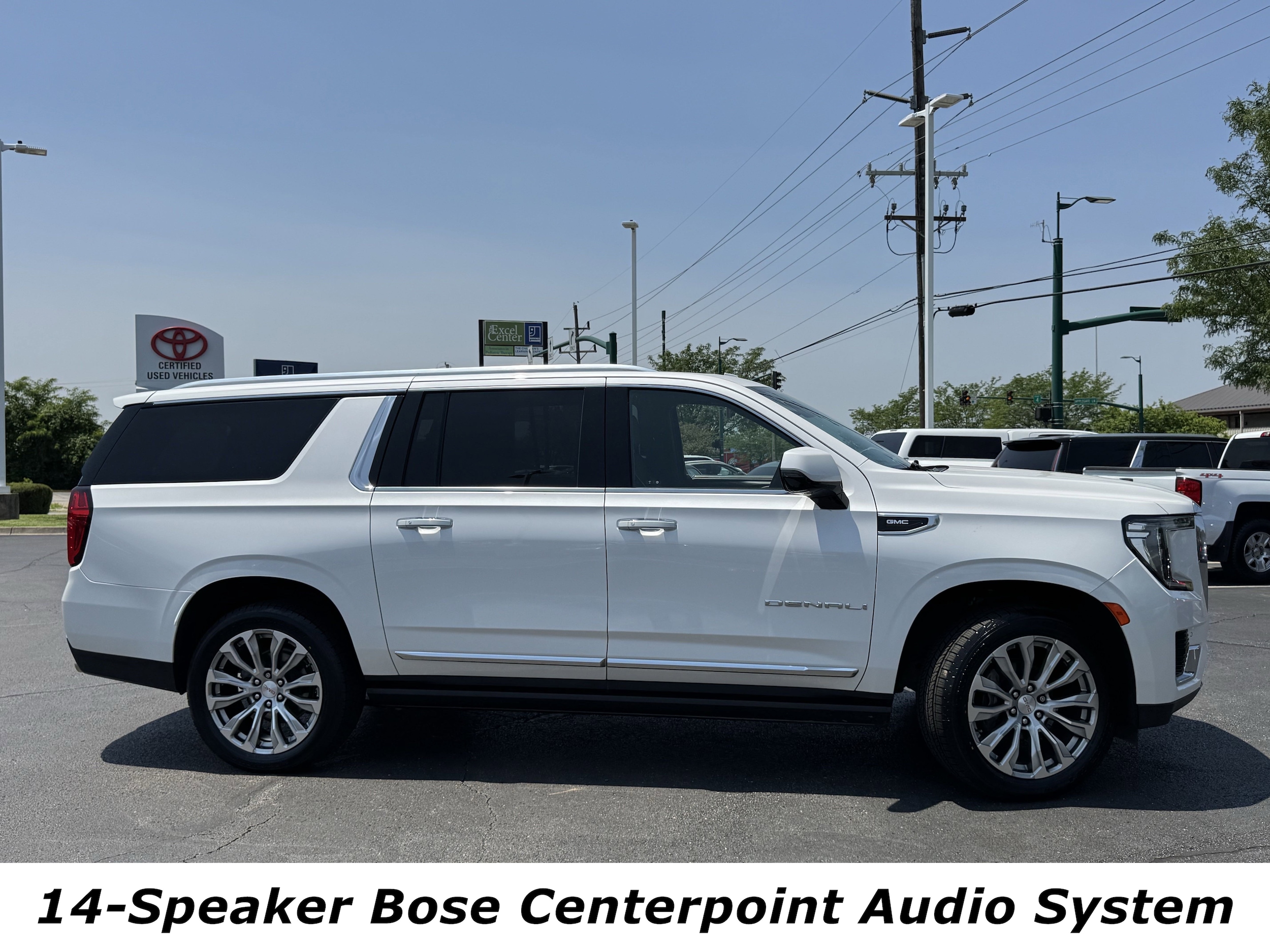 Used 2022 GMC Yukon XL Denali with VIN 1GKS2JKL1NR240181 for sale in Clarksville, IN