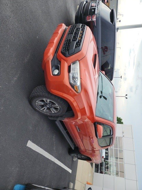 Used 2018 Toyota Tacoma TRD Sport with VIN 5TFDZ5BN4JX032889 for sale in Clarksville, IN
