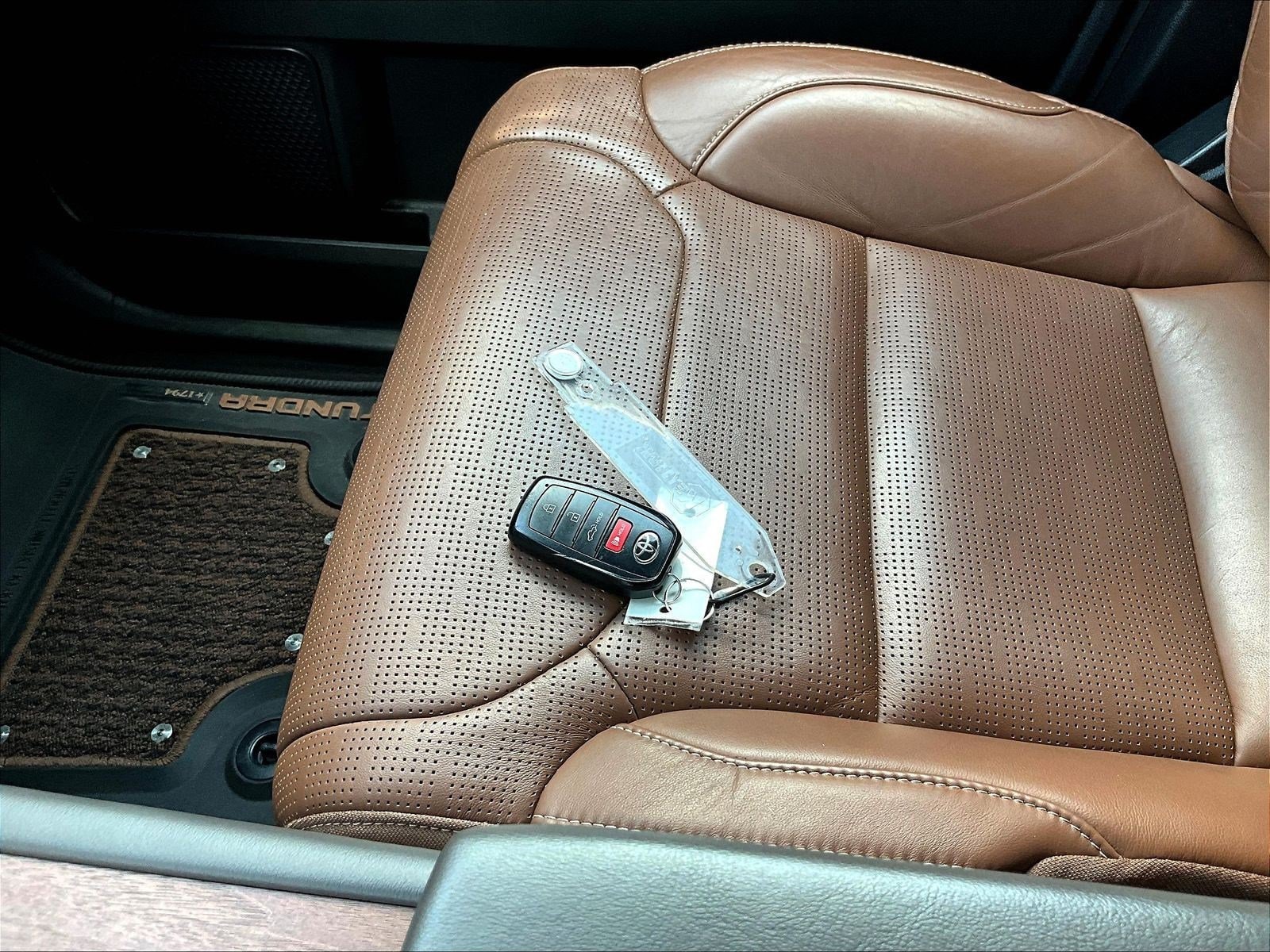 2024 Toyota Tundra 1794 Edition - Photo 39
