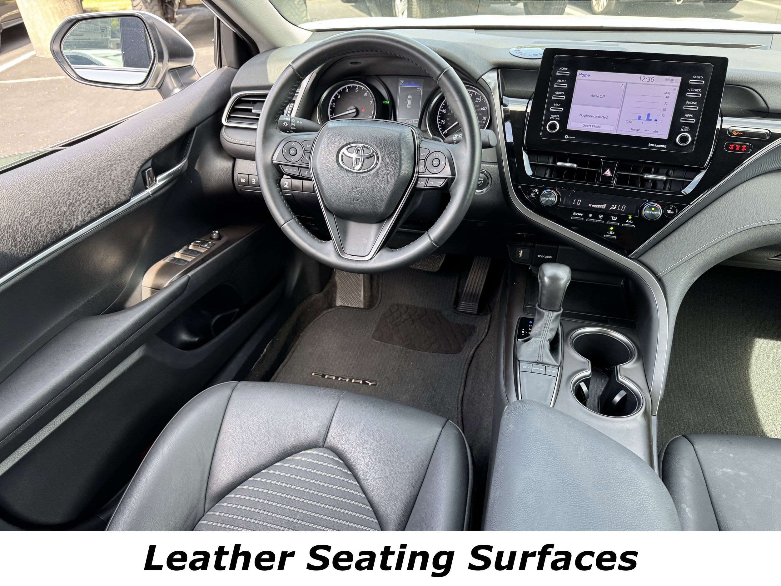 2024 Toyota Camry SE photo 4