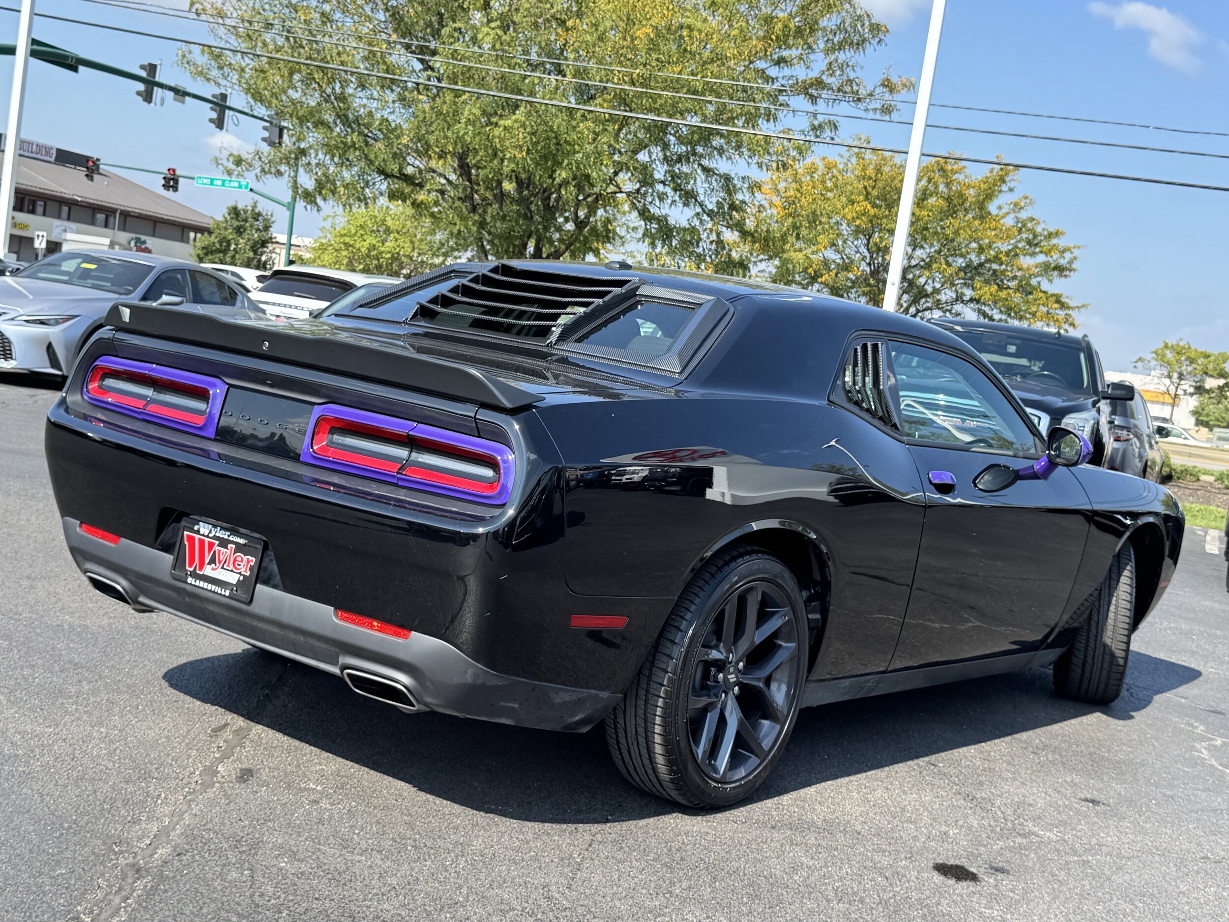2023 Dodge Challenger SXT photo 3