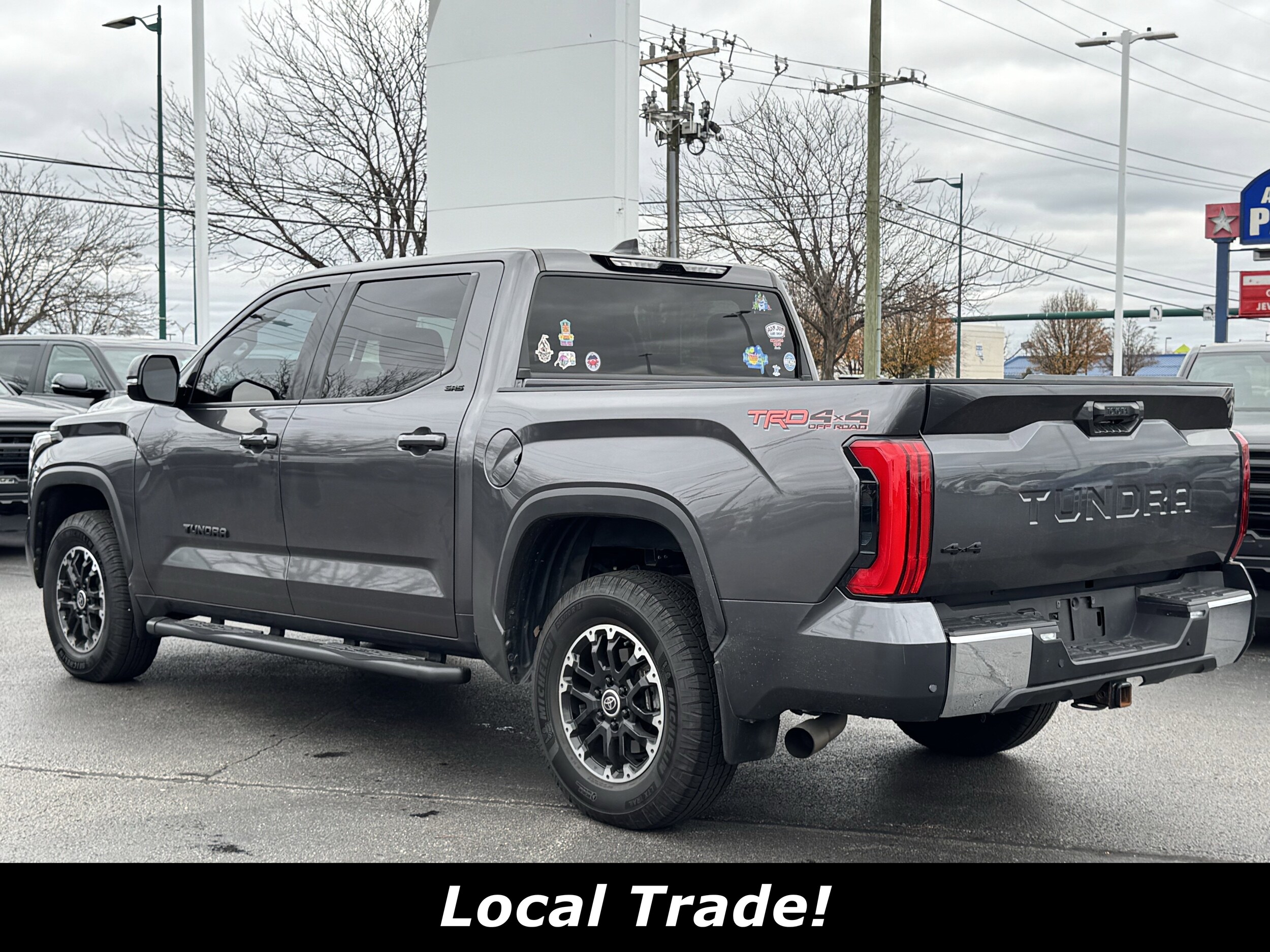 2022 Toyota Tundra SR5 CrewMax photo 2