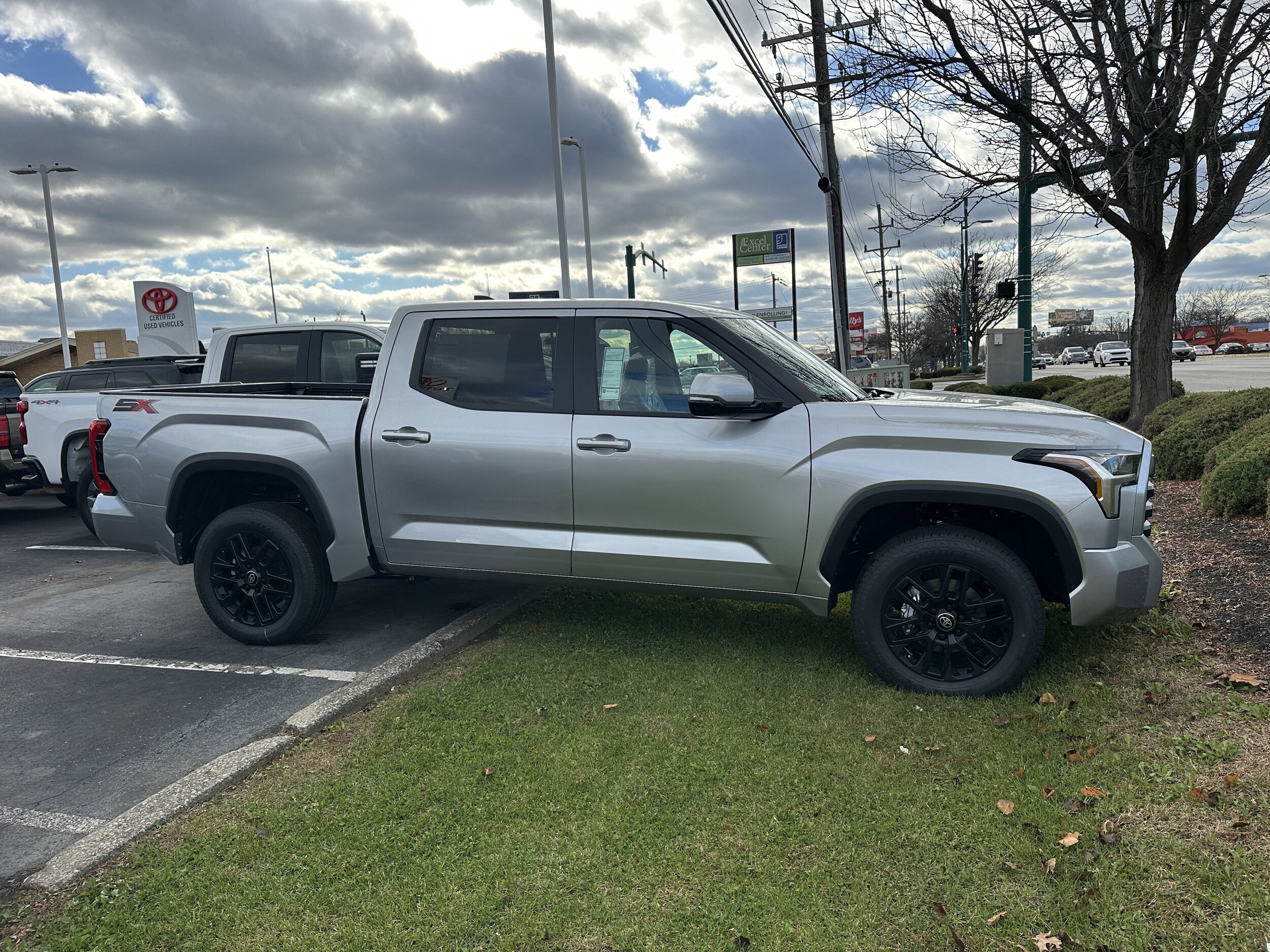 2026 Toyota Tundra SR5 CrewMax photo 3