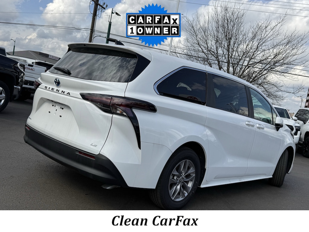 Used 2025 Toyota Sienna LE 8 Passenger Van Passenger Van