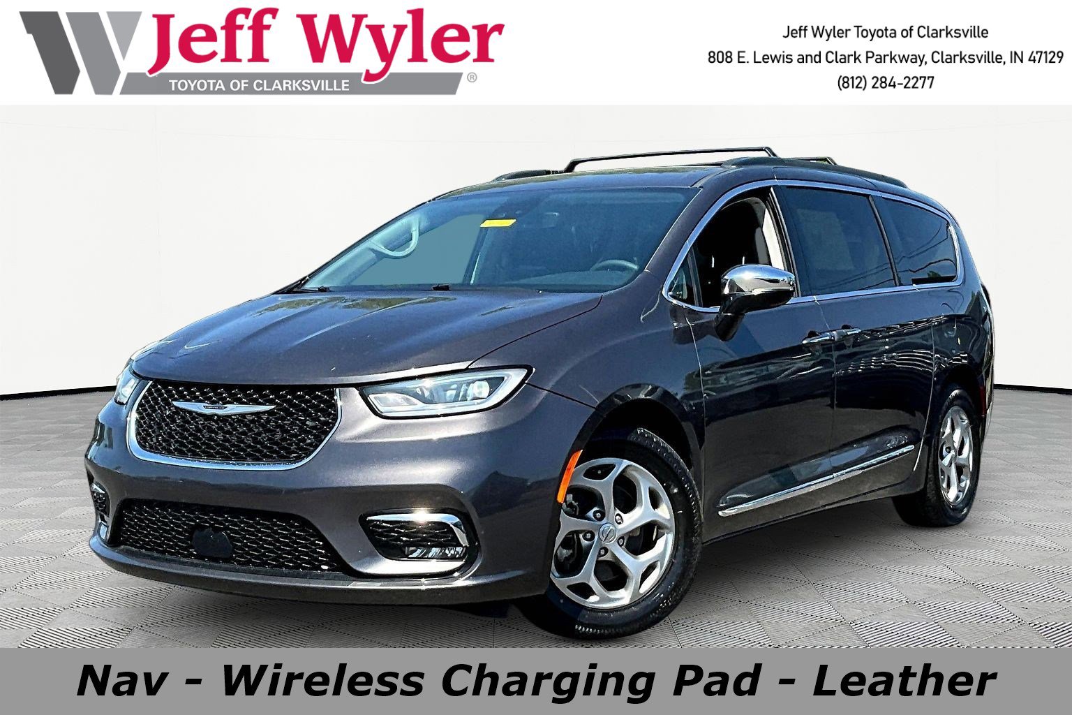 2023 Chrysler Pacifica Limited's photo