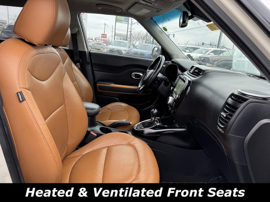 Used 2016 Kia Soul ! FWD Hatchback