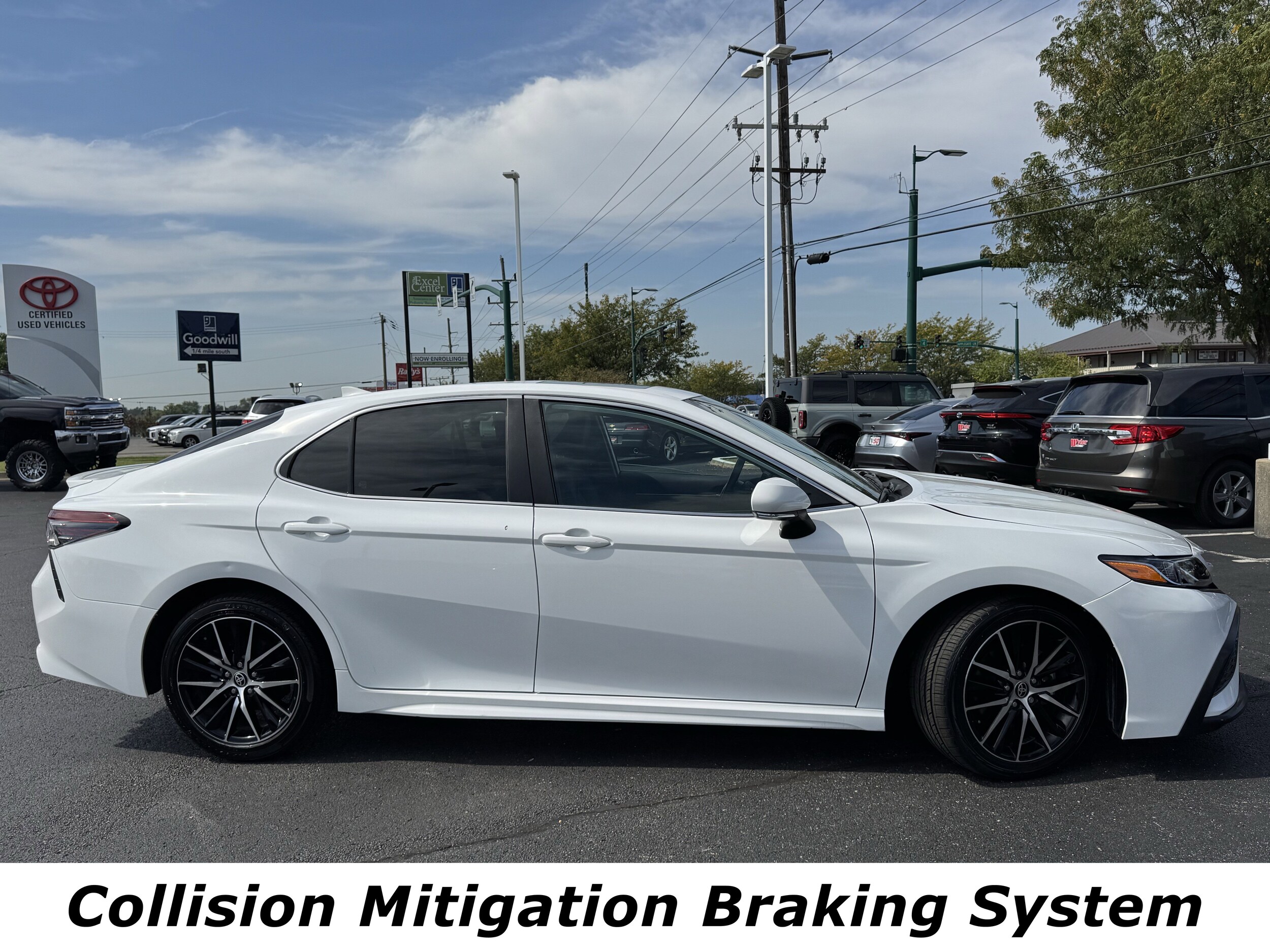 2024 Toyota Camry SE photo 2