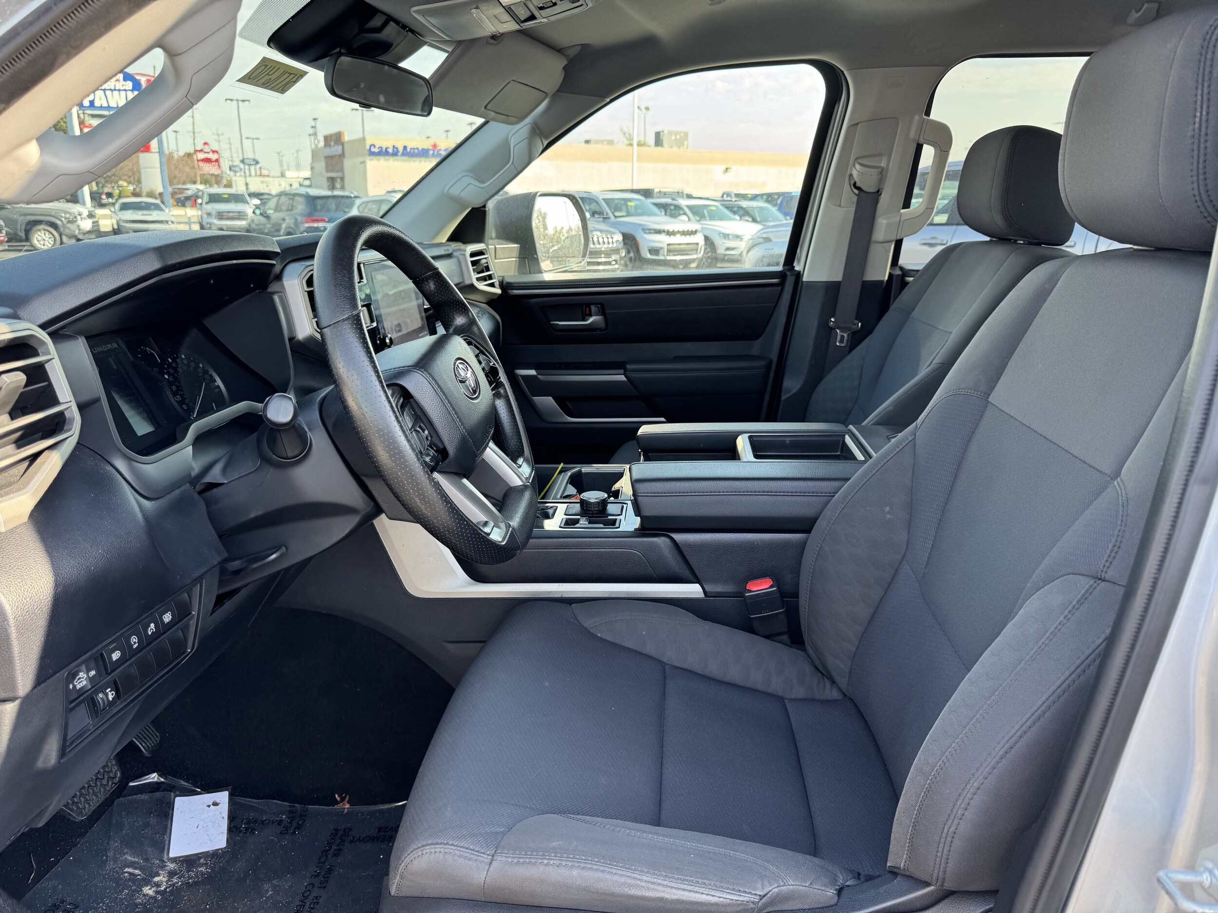 2023 Toyota Tundra SR5 CrewMax photo 4