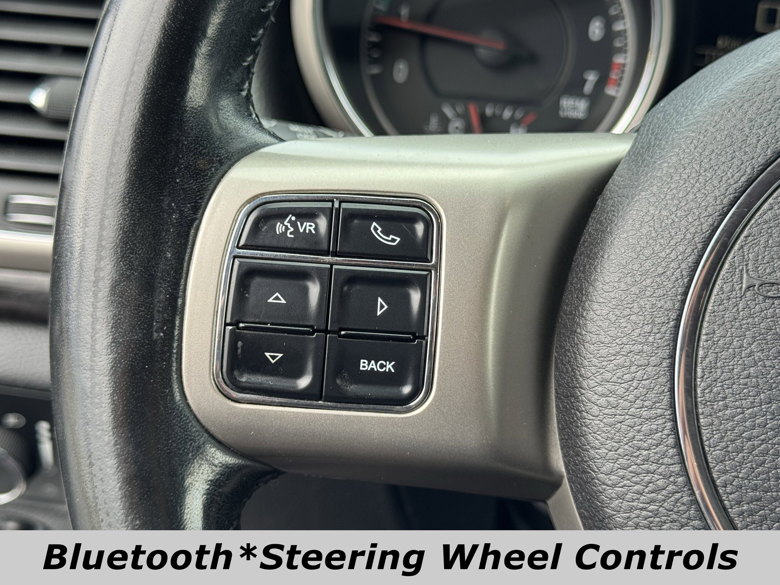 2012 Jeep Grand Cherokee Laredo photo 3