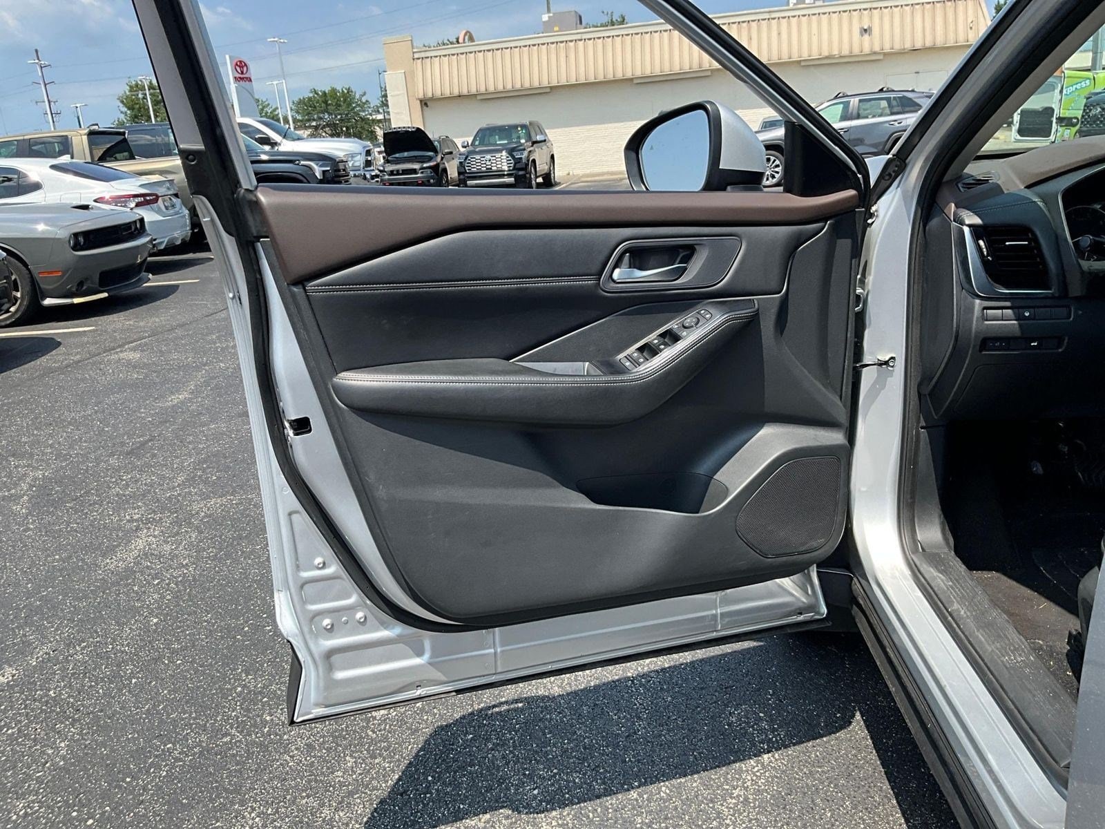 2022 Nissan Rogue SV - Photo 22