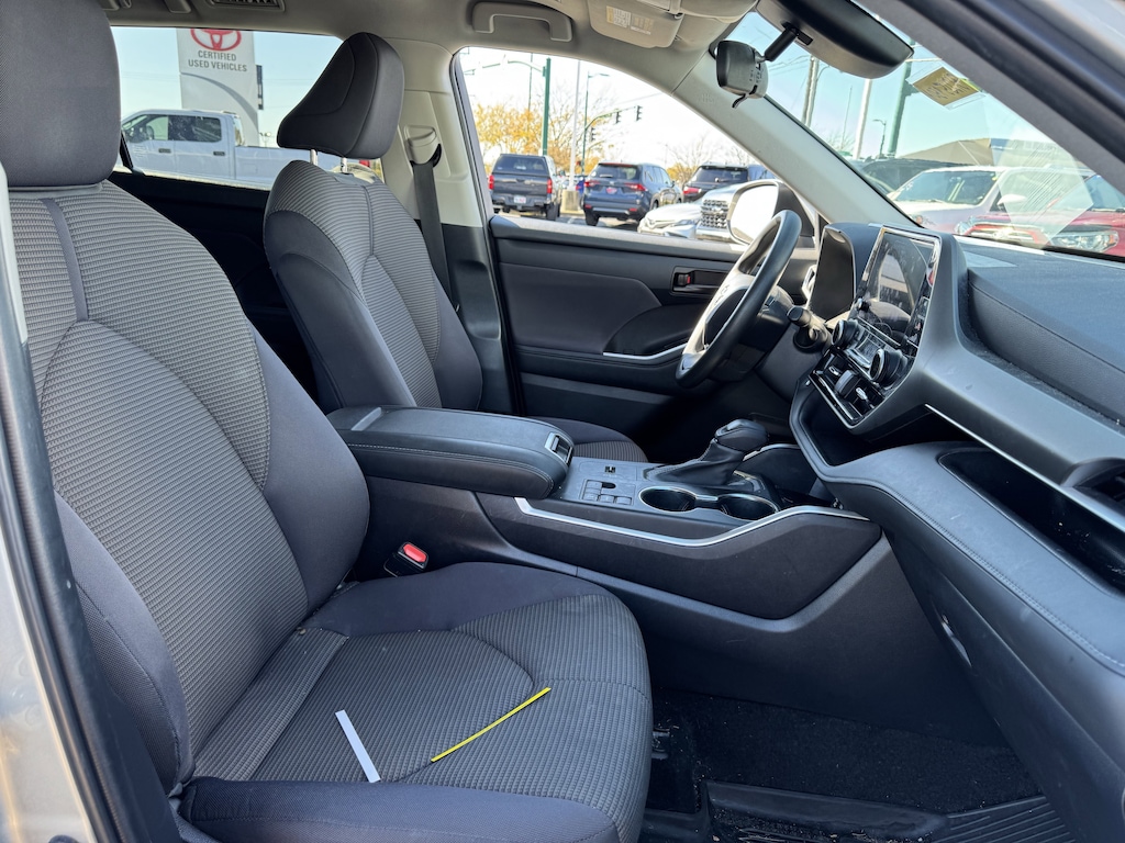 Used 2023 Toyota Highlander L SUV