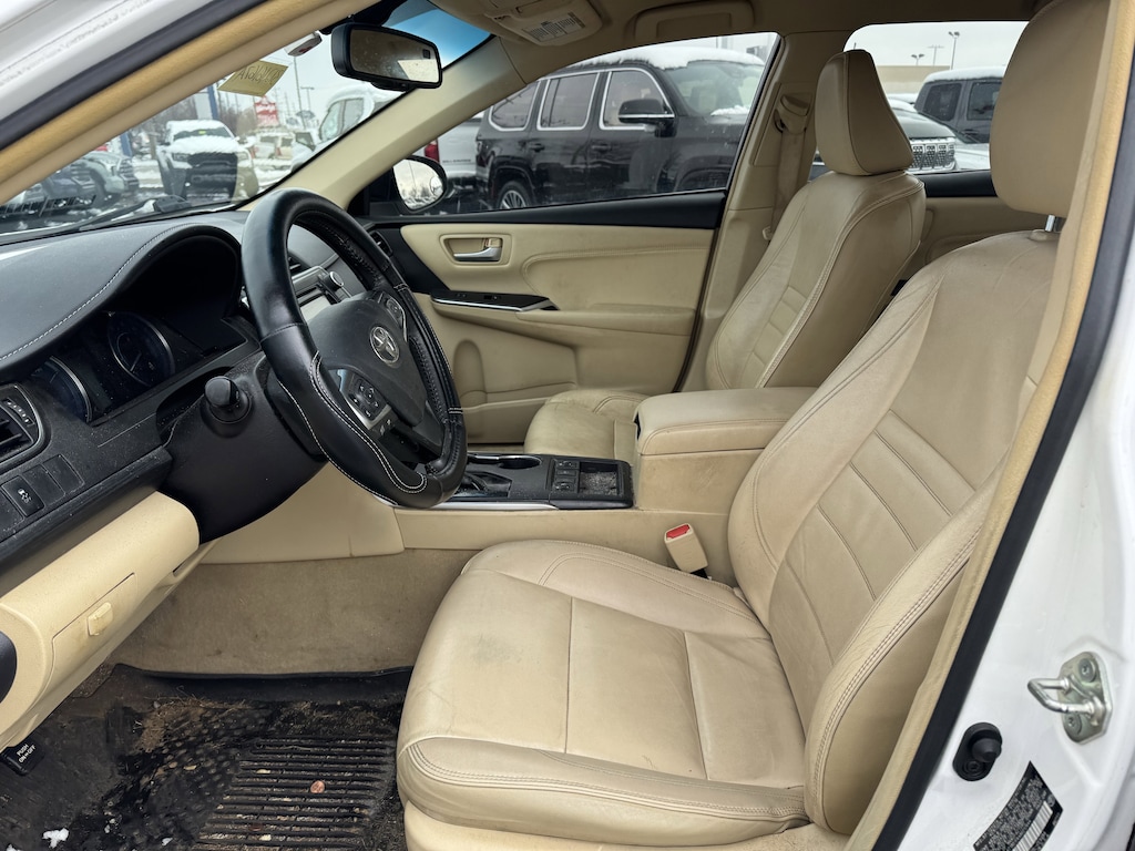 Used 2017 Toyota Camry Hybrid Sedan