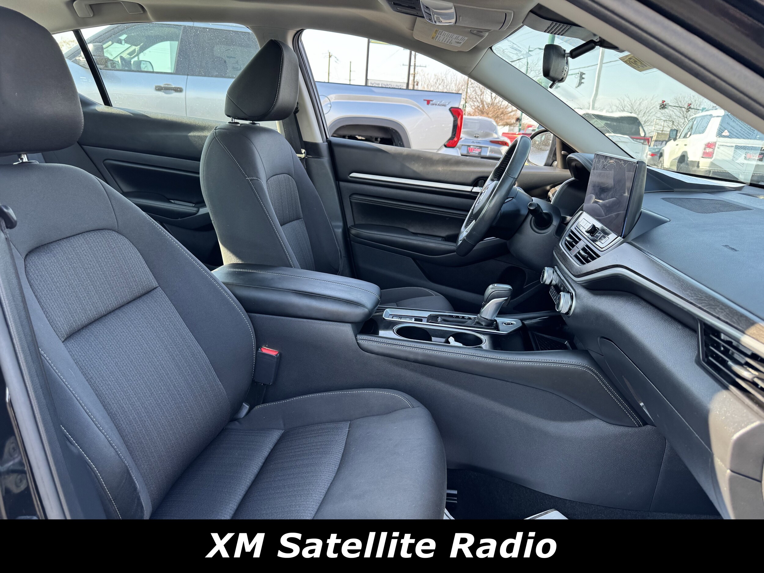 2023 Nissan Altima 2.5 SV photo 4