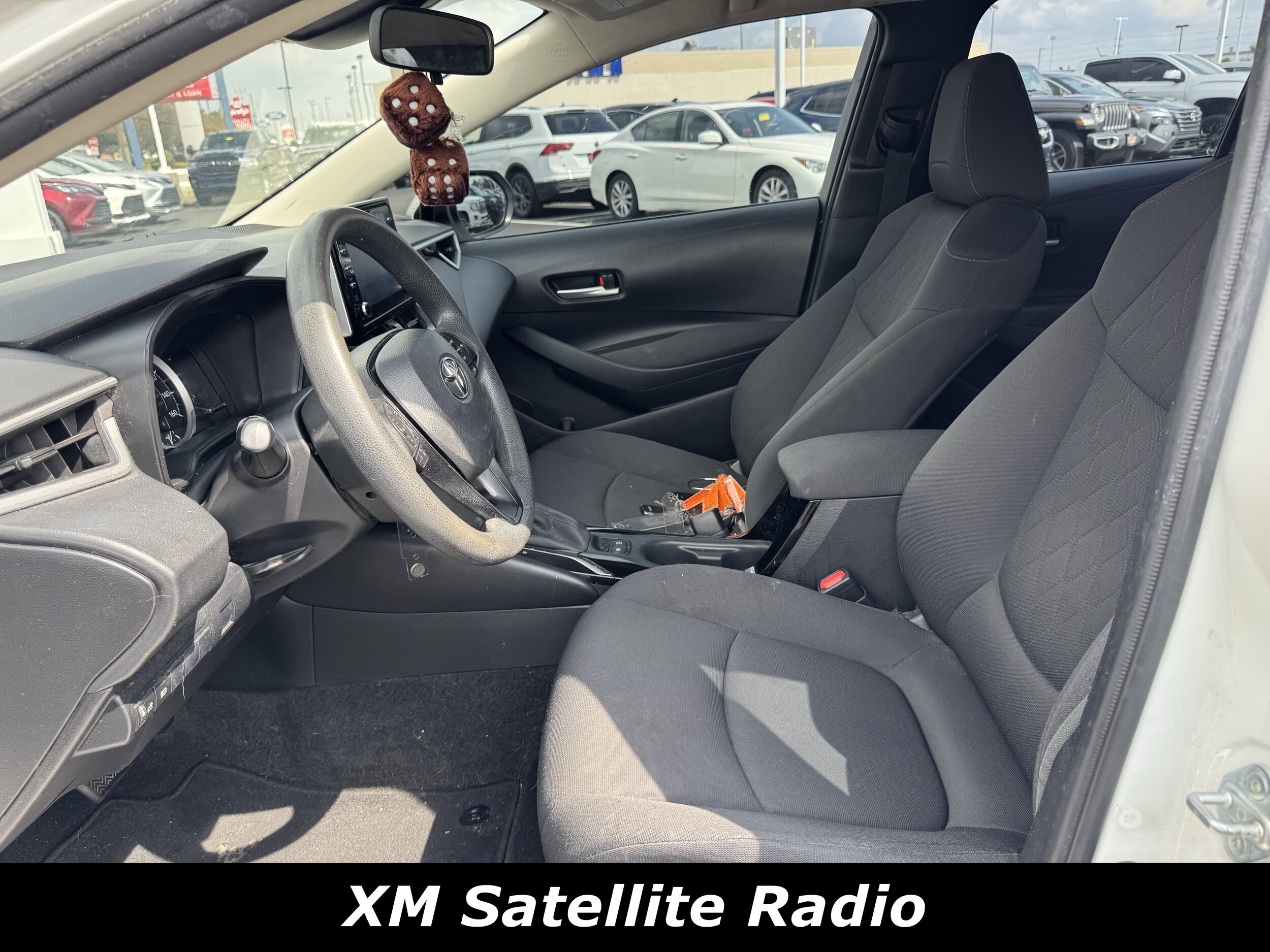 2020 Toyota Corolla LE photo 3