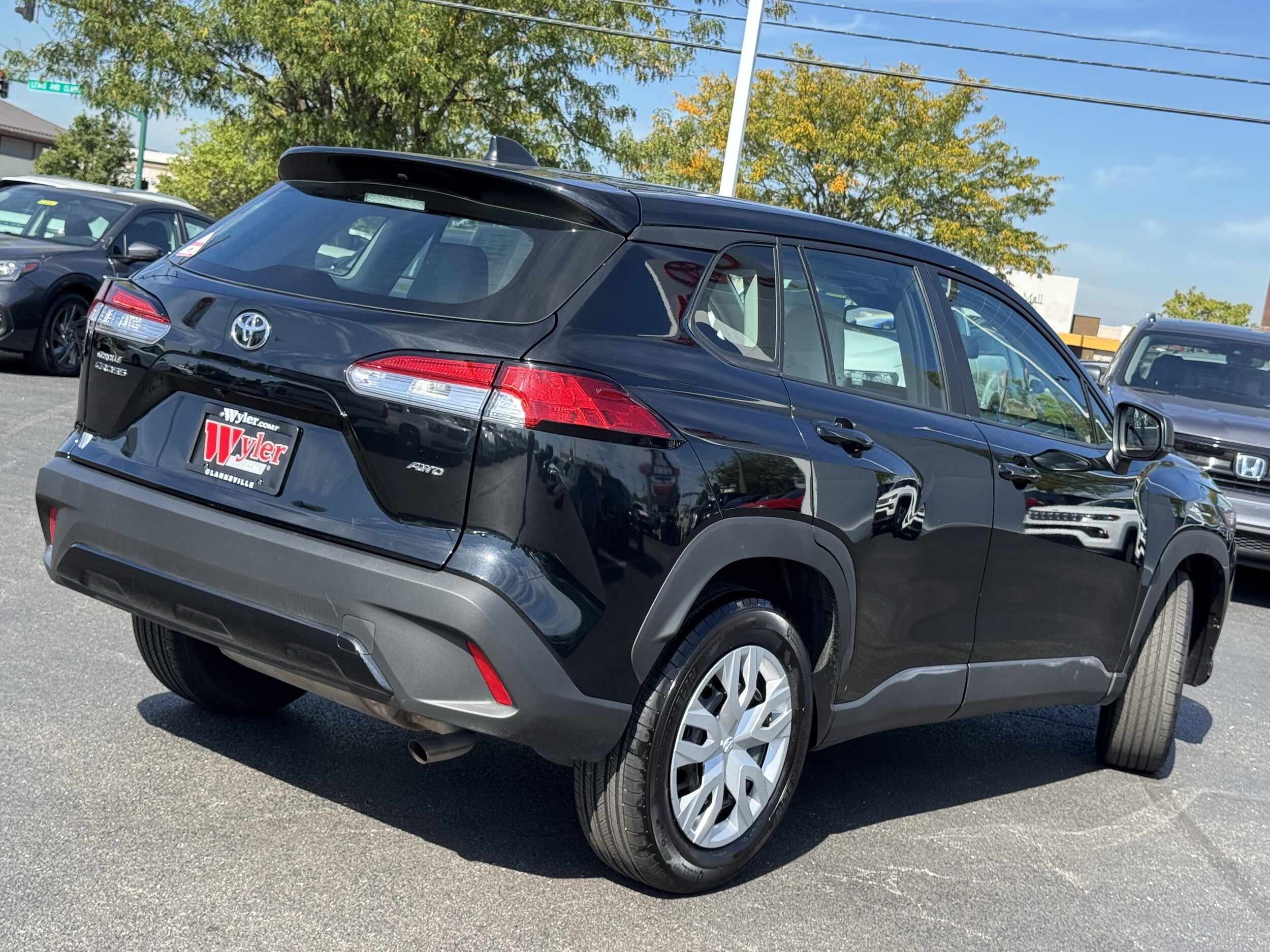 2024 Toyota Corolla Cross L photo 2