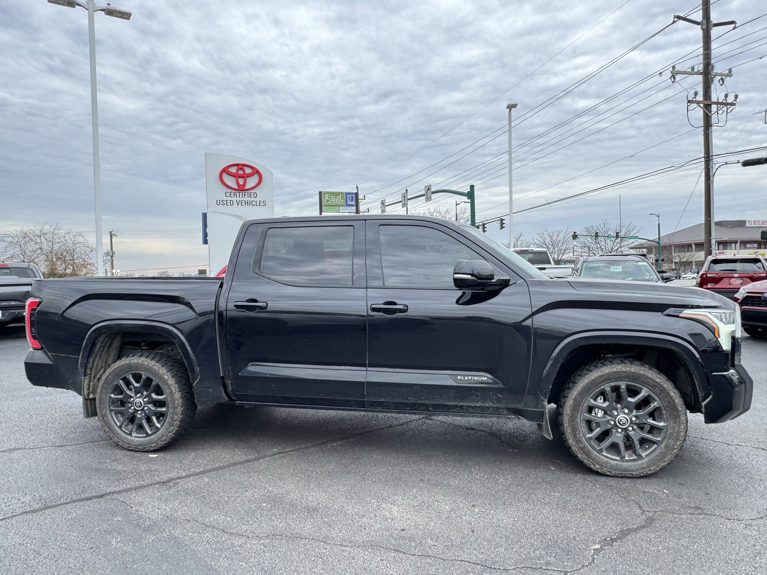 2023 Toyota Tundra Platinum CrewMax photo 2