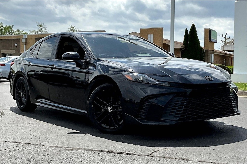 Used 2025 Toyota Camry SE Sedan
