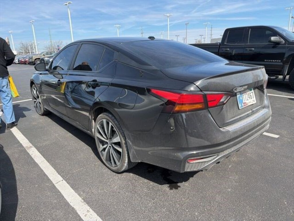Used 2022 Nissan Altima 2.5 SR Sedan