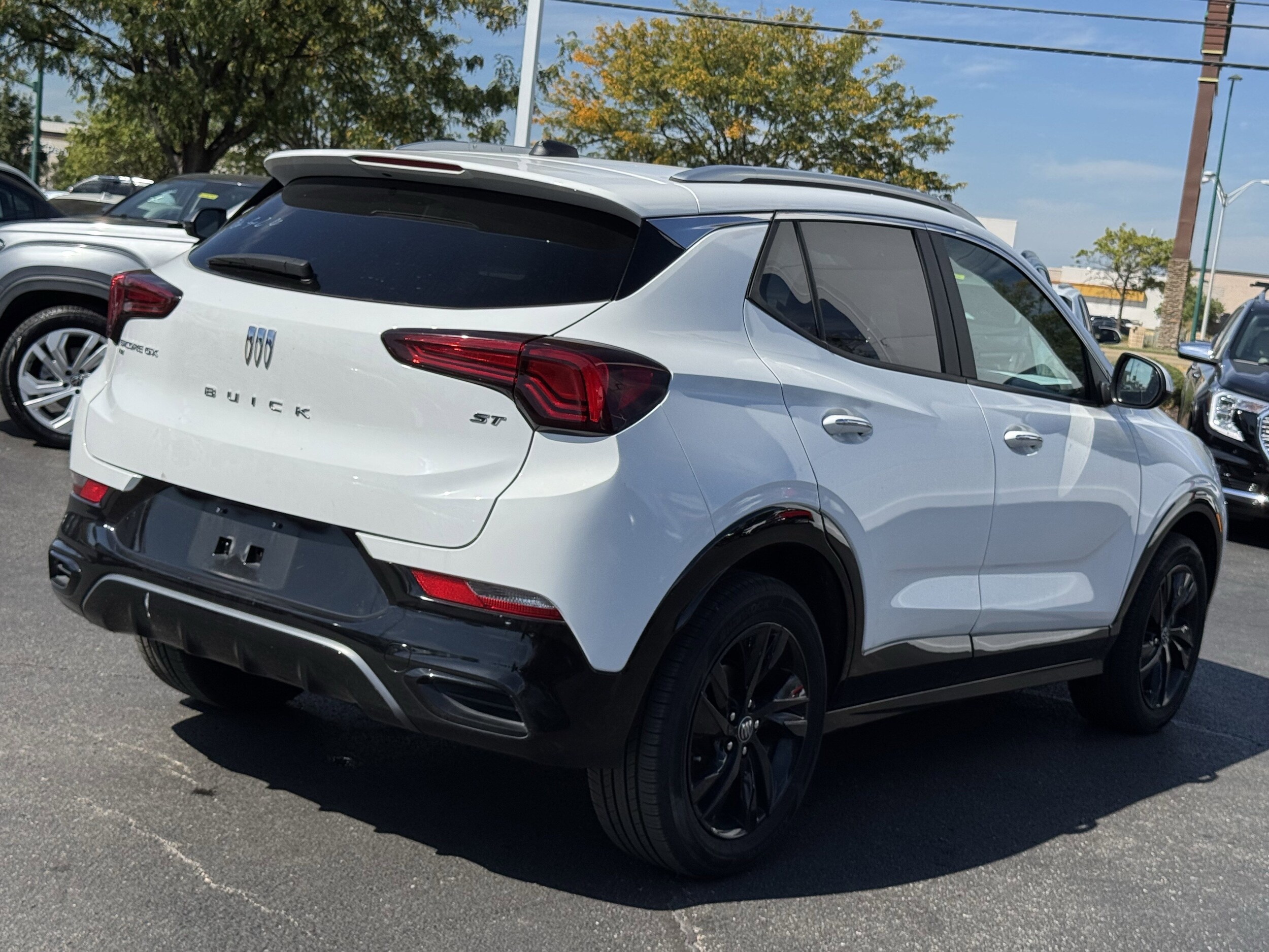 2024 Buick Encore GX Sport Touring photo 3
