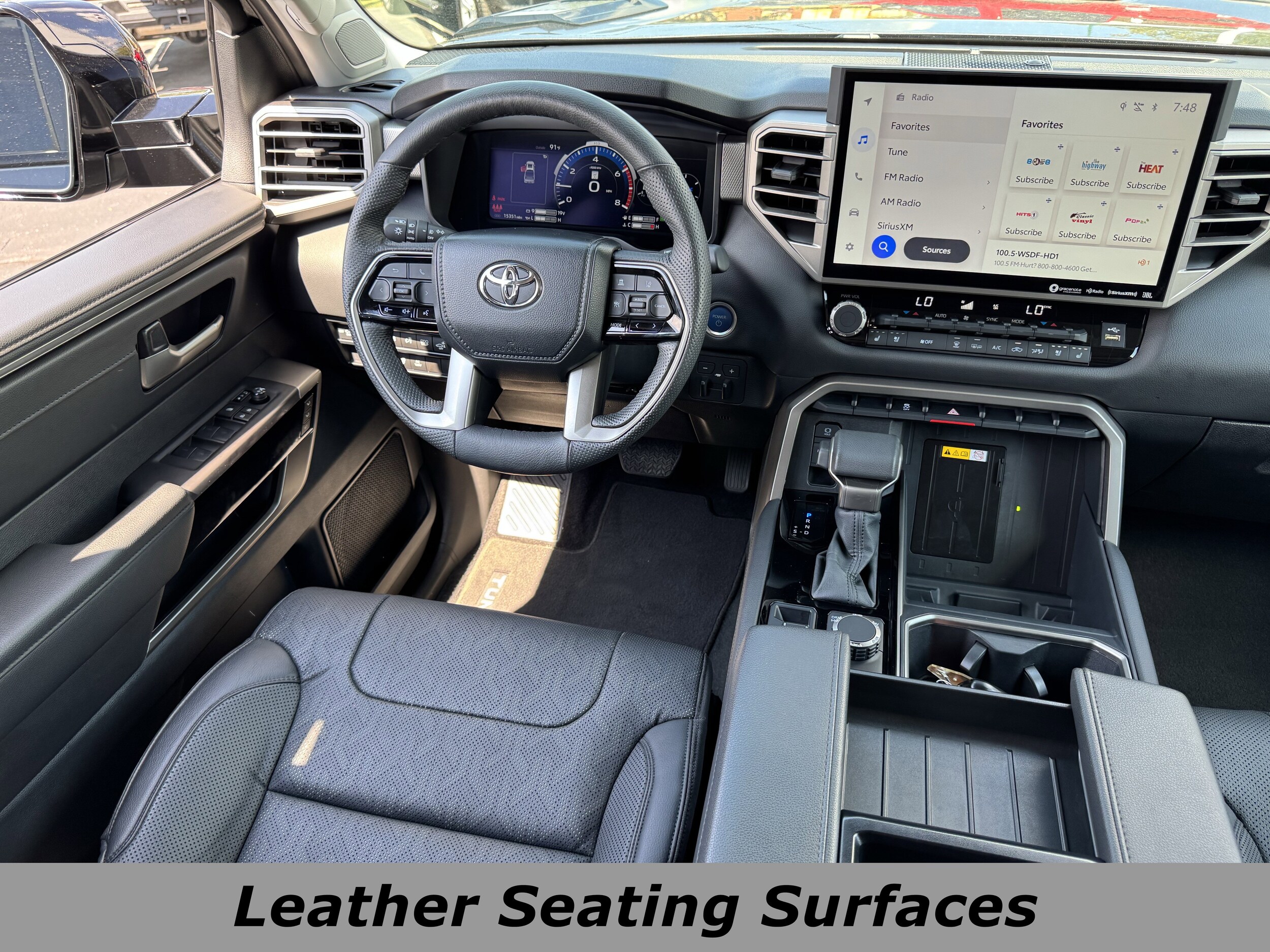 2024 Toyota Tundra Limited CrewMax photo 3