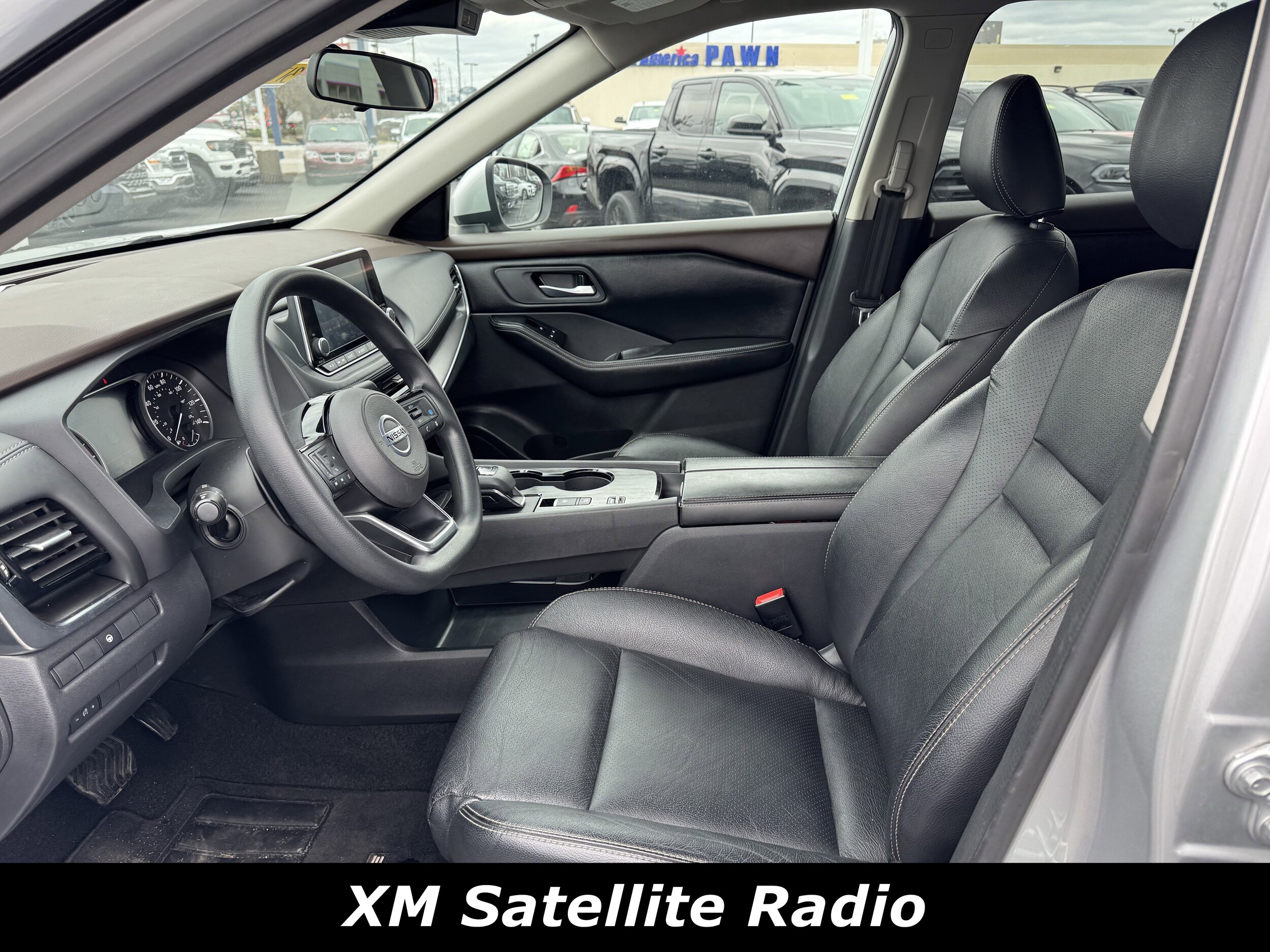 2021 Nissan Rogue SV photo 3