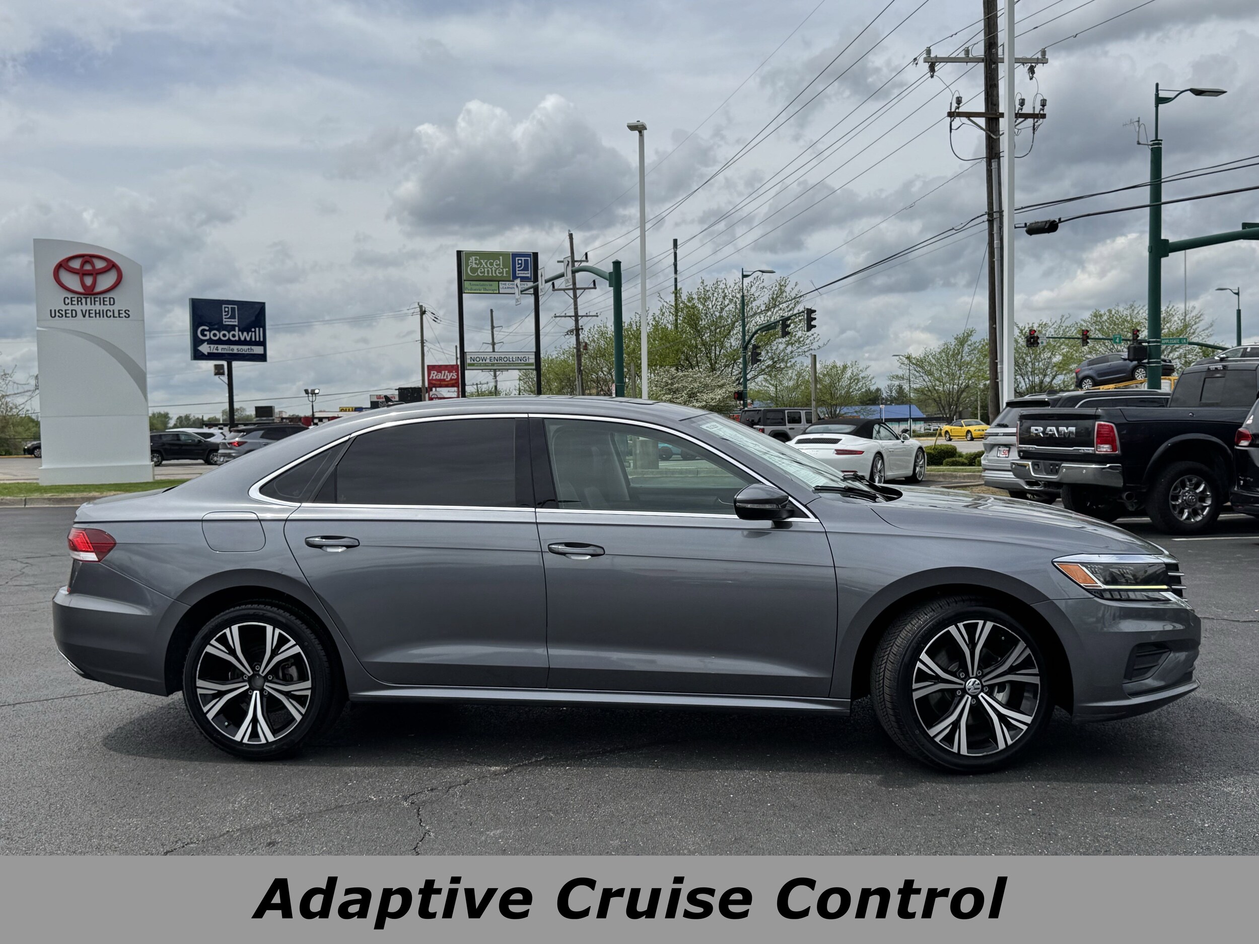 2022 Volkswagen Passat 2.0T SE photo 2