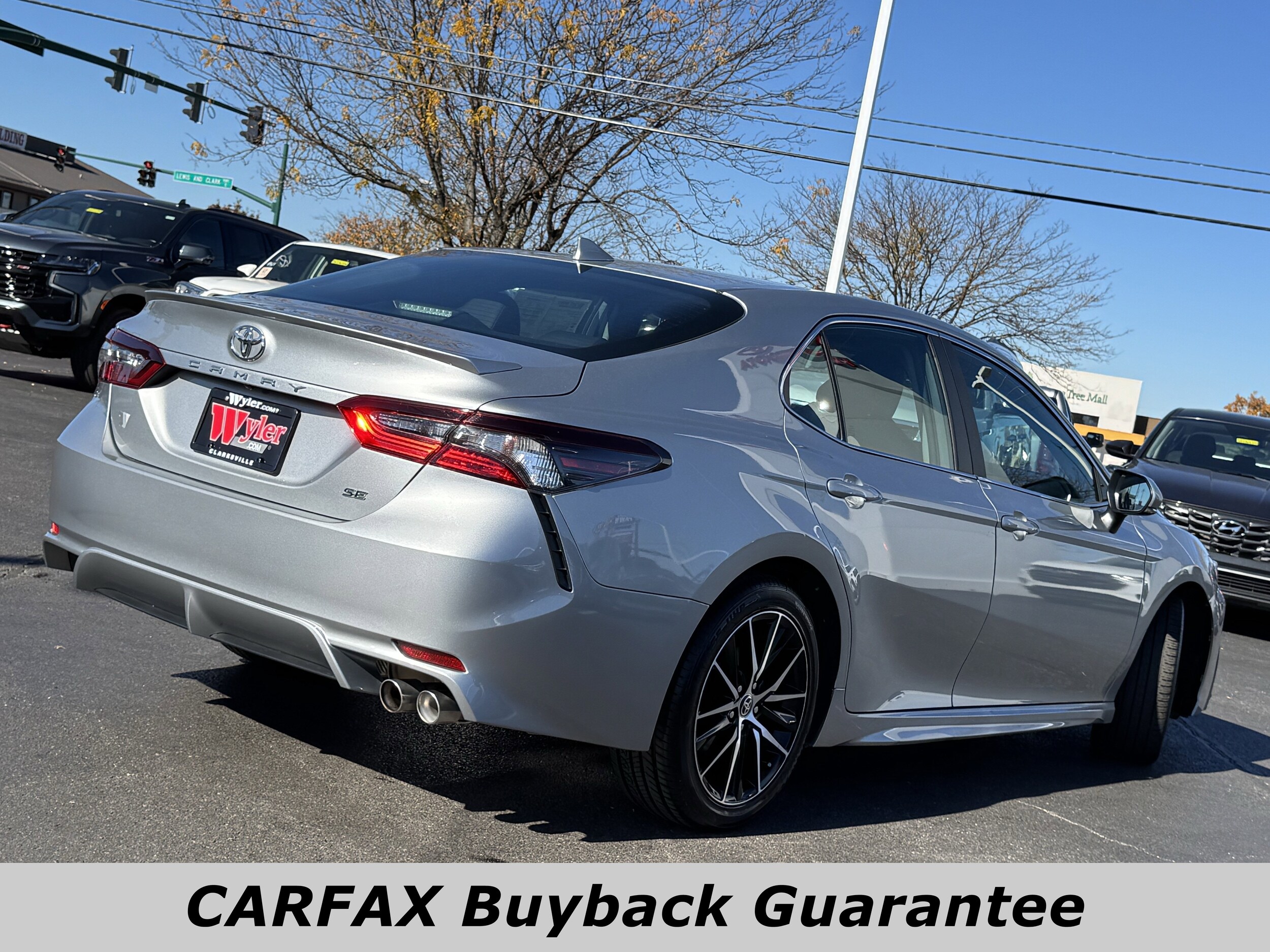 2024 Toyota Camry SE photo 3