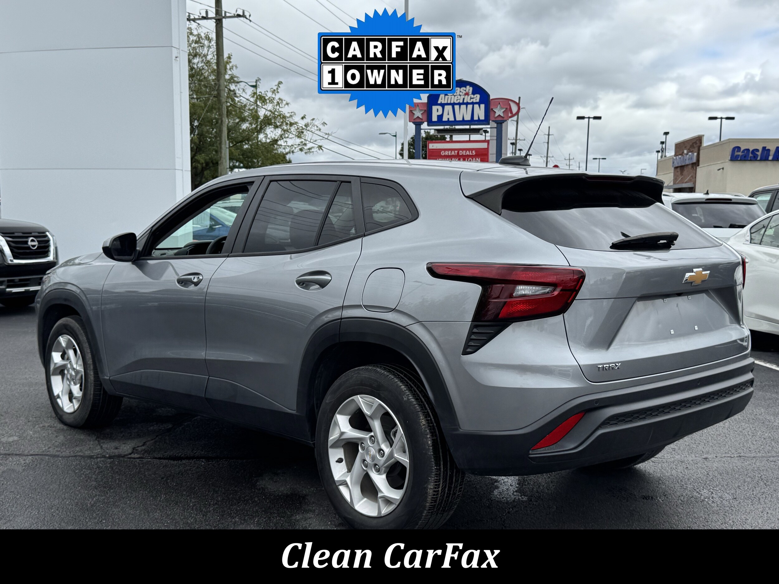 2024 Chevrolet Trax LS photo 2
