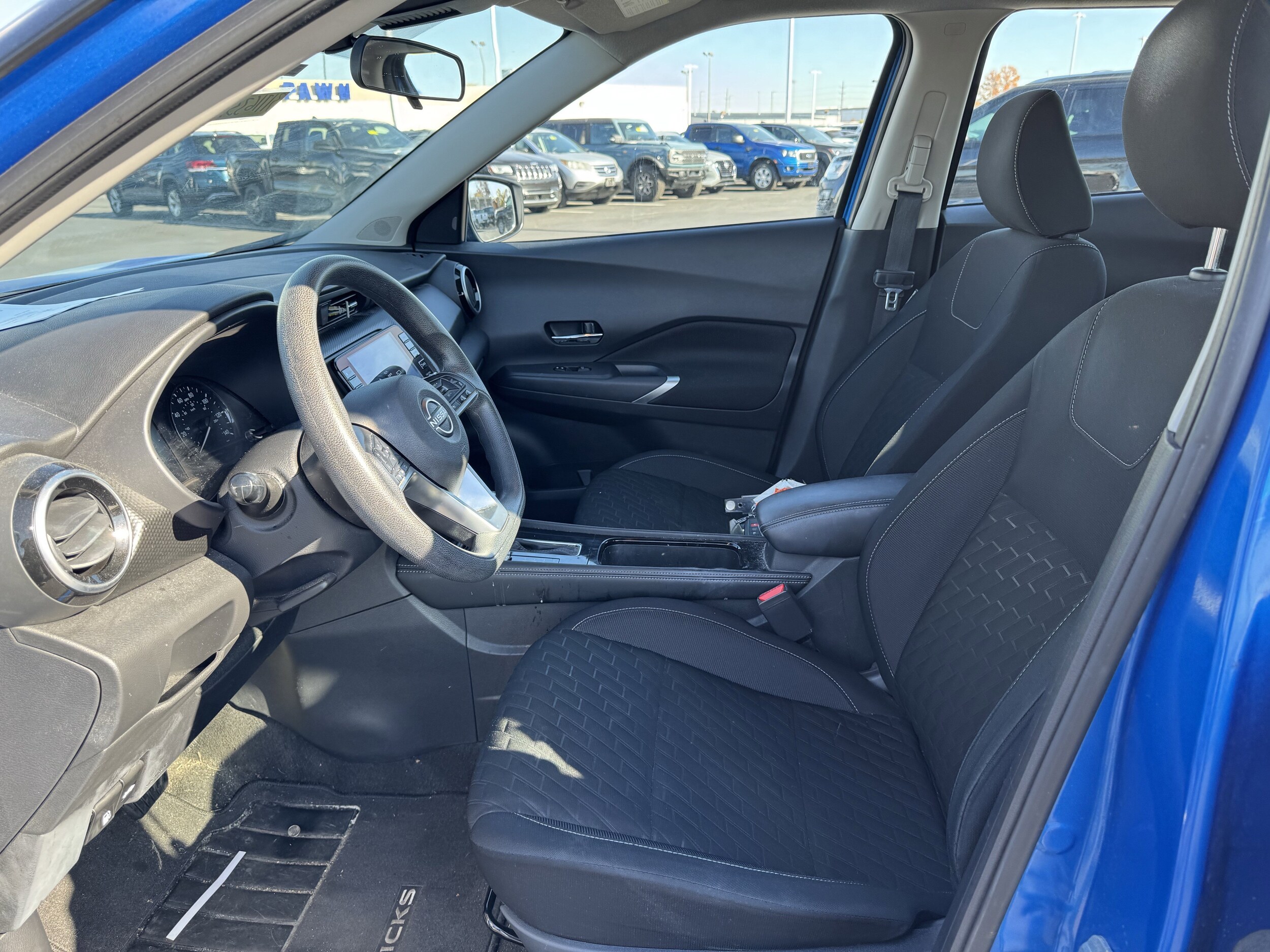 2023 Nissan Kicks SV photo 2