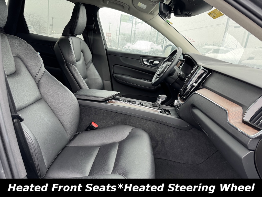 Used 2021 Volvo XC60 T6 Momentum SUV