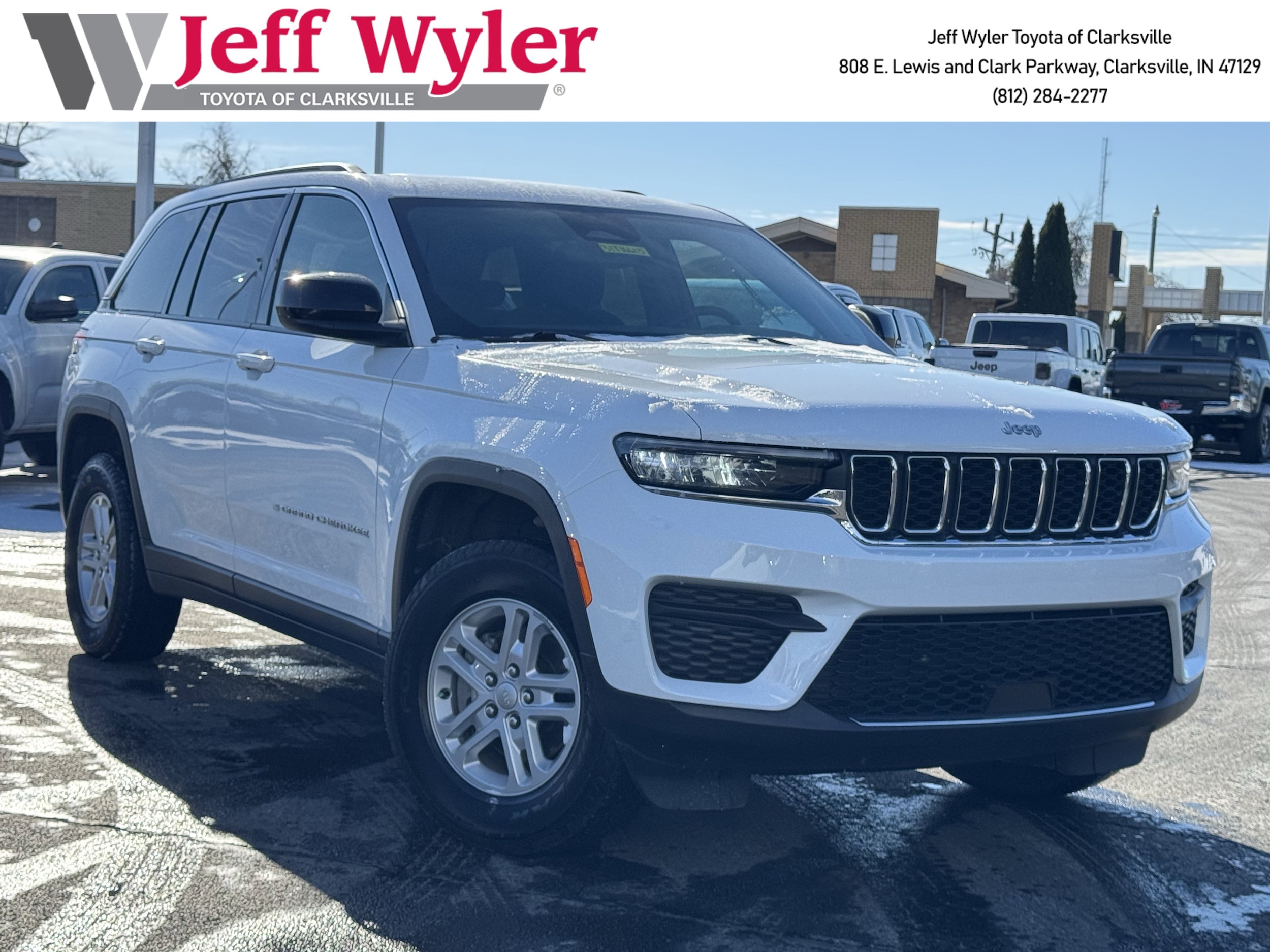 2024 Jeep Grand Cherokee Laredo's photo