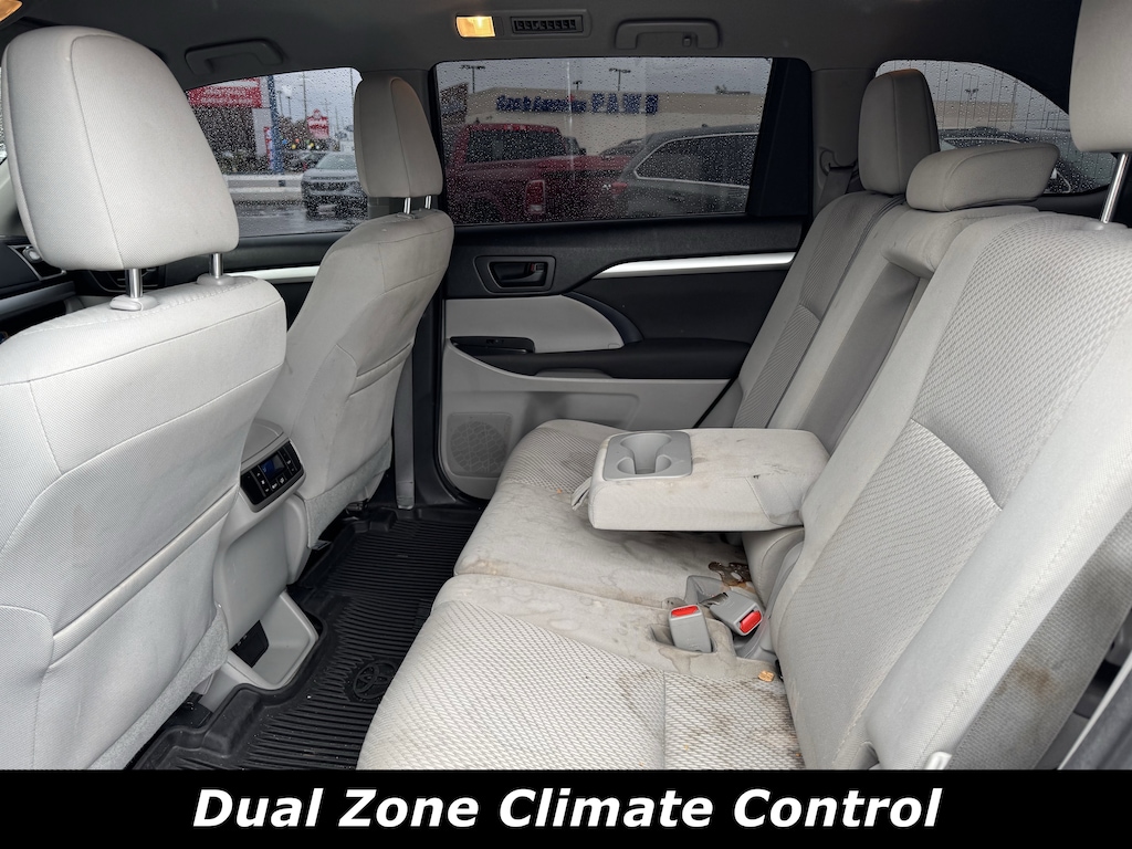 Used 2018 Toyota Highlander LE I4 SUV