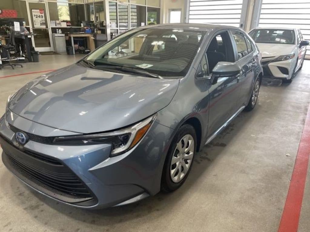 Used 2025 Toyota Corolla Hybrid LE Sedan