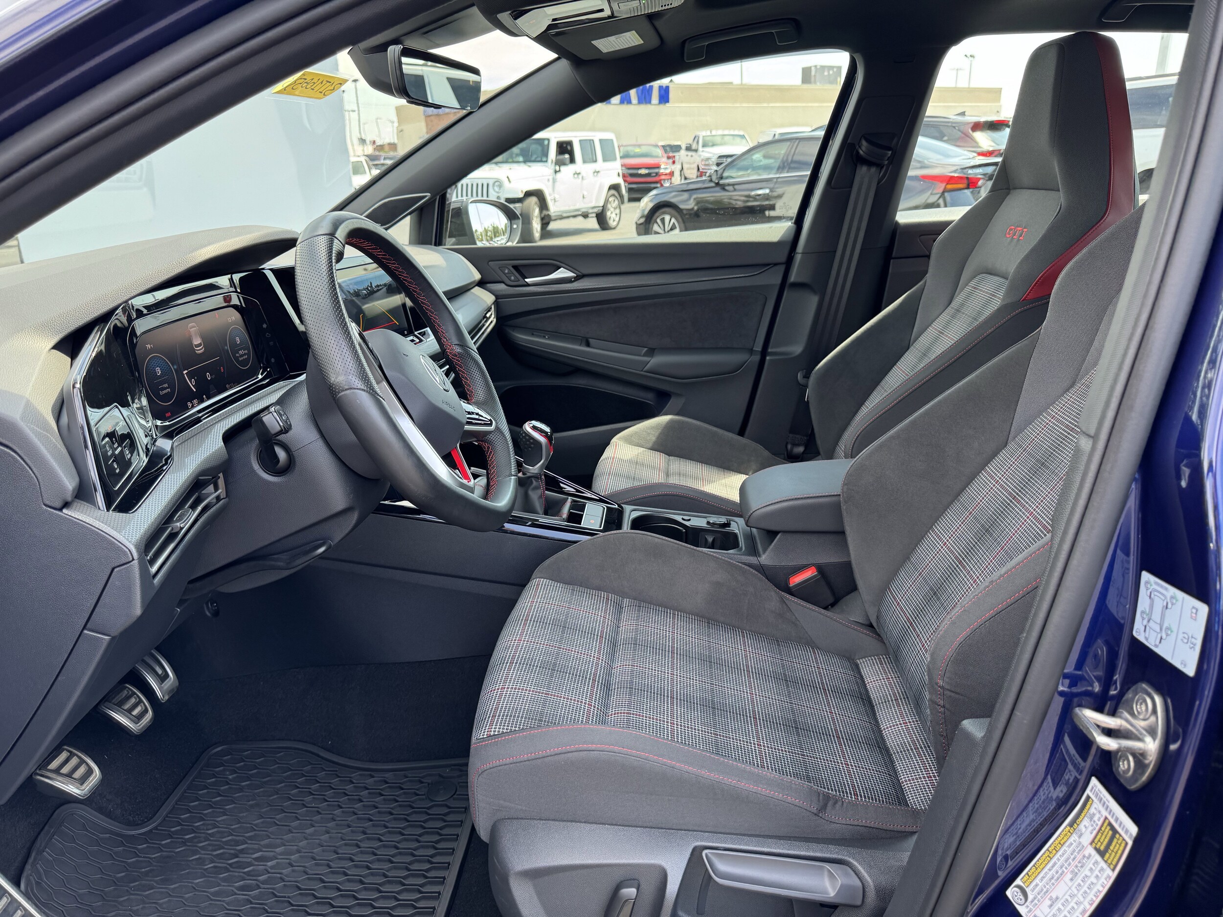 2024 Volkswagen Golf GTI 380 SE photo 2