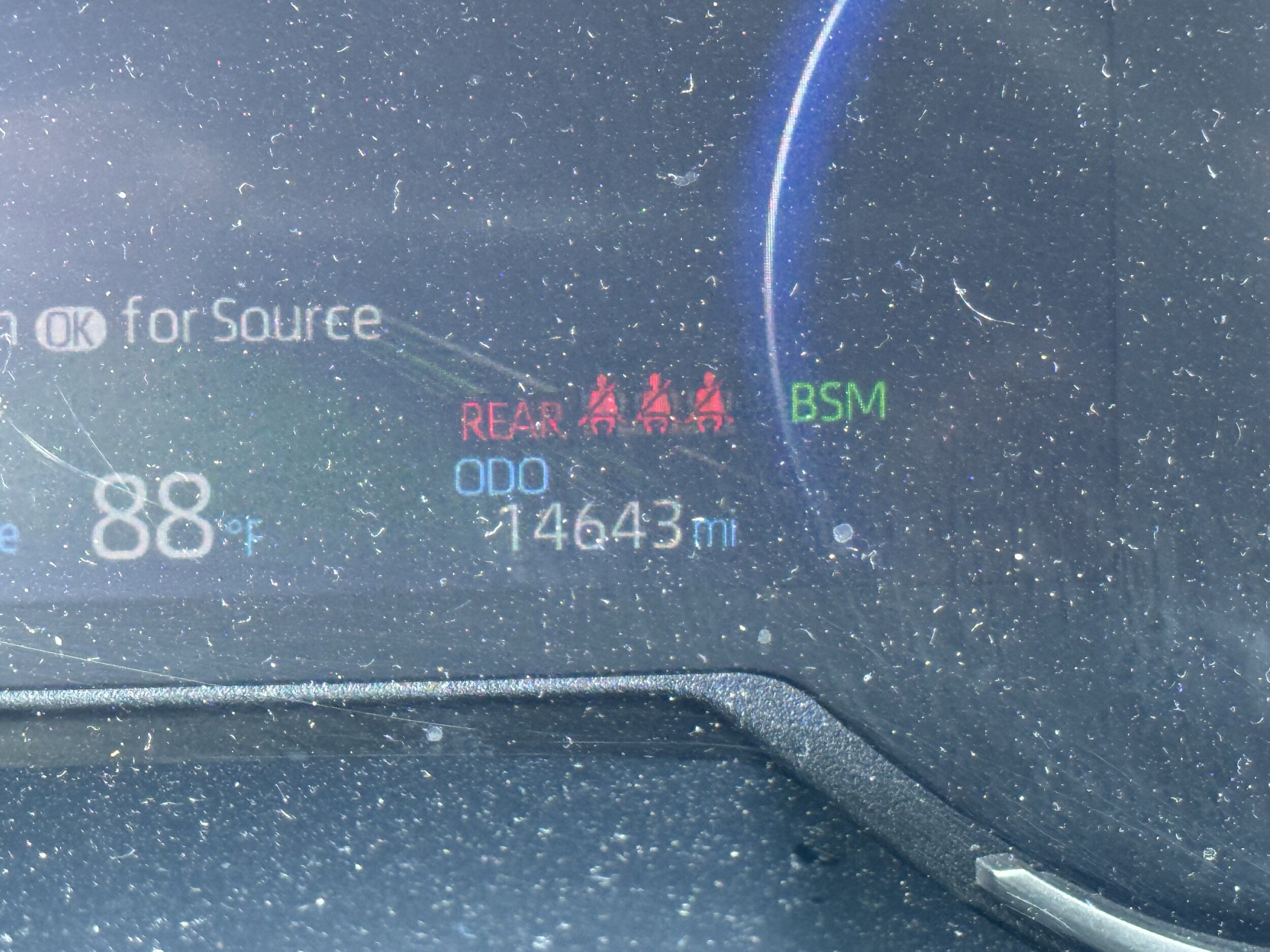 2024 Toyota RAV4 Hybrid SE photo 4