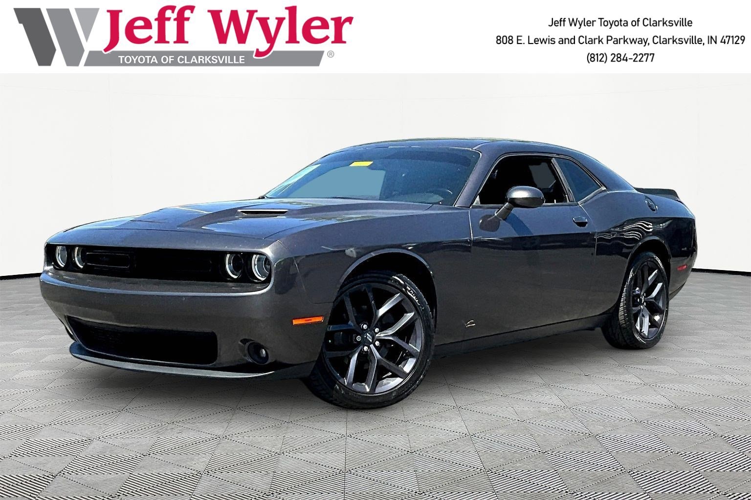 2020 Dodge Challenger SXT Auto's photo