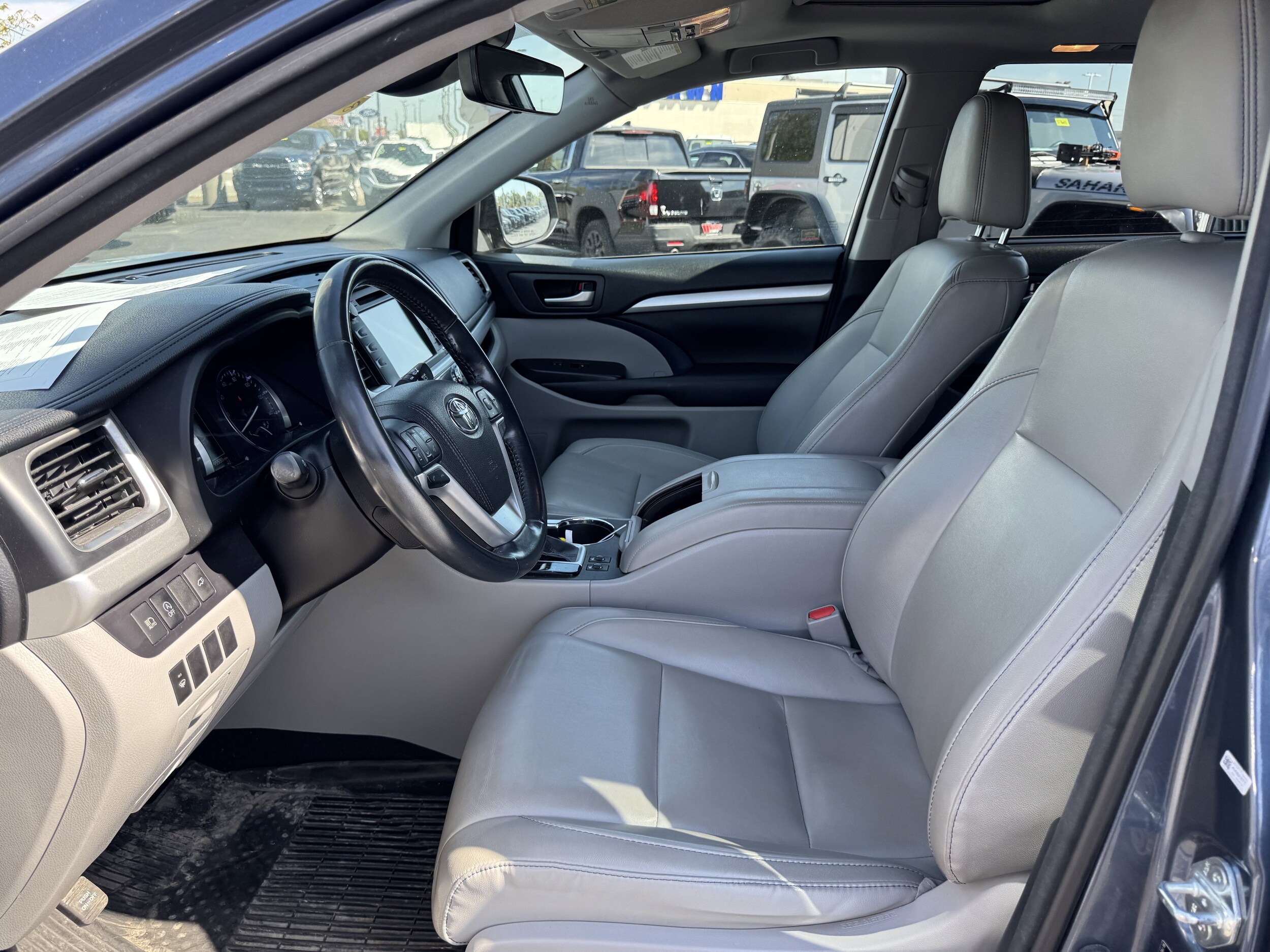 2018 Toyota Highlander XLE photo 3